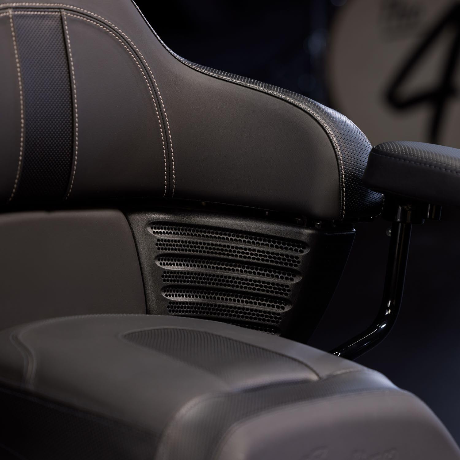 OPEN BOX - Indian Motorcycle Powerband Audio Kit, 5.25 Inch Motorcycle Speakers