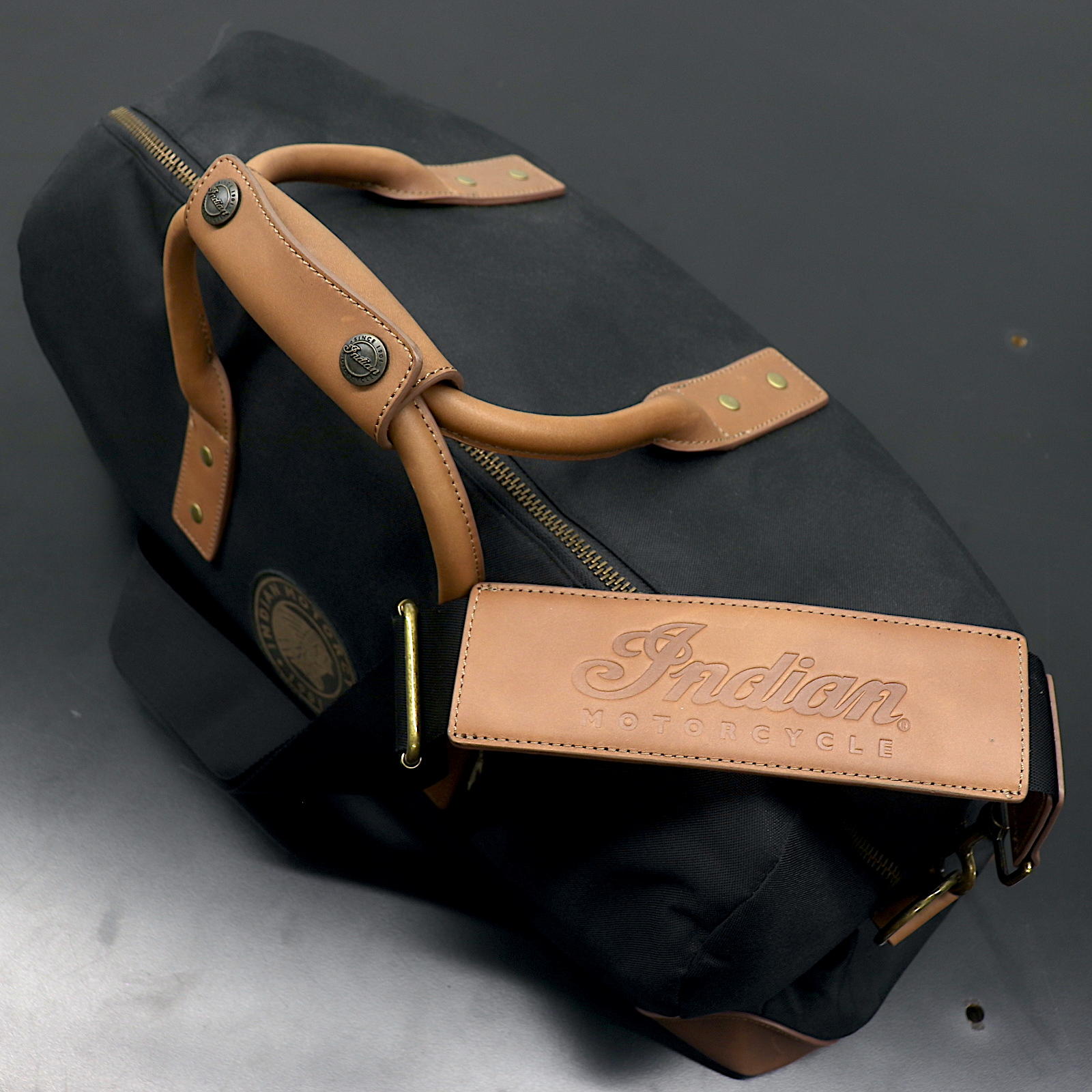 IND POLY/LEATHER GYM BAG - Open Box