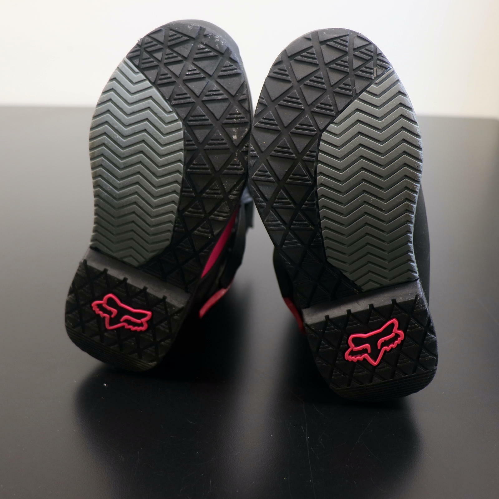 OPEN BOX OEM Fox 5K Pee Wee Comp Boot | Black/Pink | Youth Size: K12 | 05014-285-12