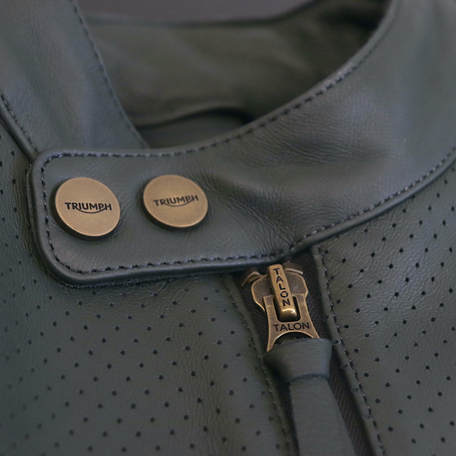 OPEN BOX OEM Triumph Braddan Air Race Motorcycle Jacket | Mens Size: Medium | MLES2337-M