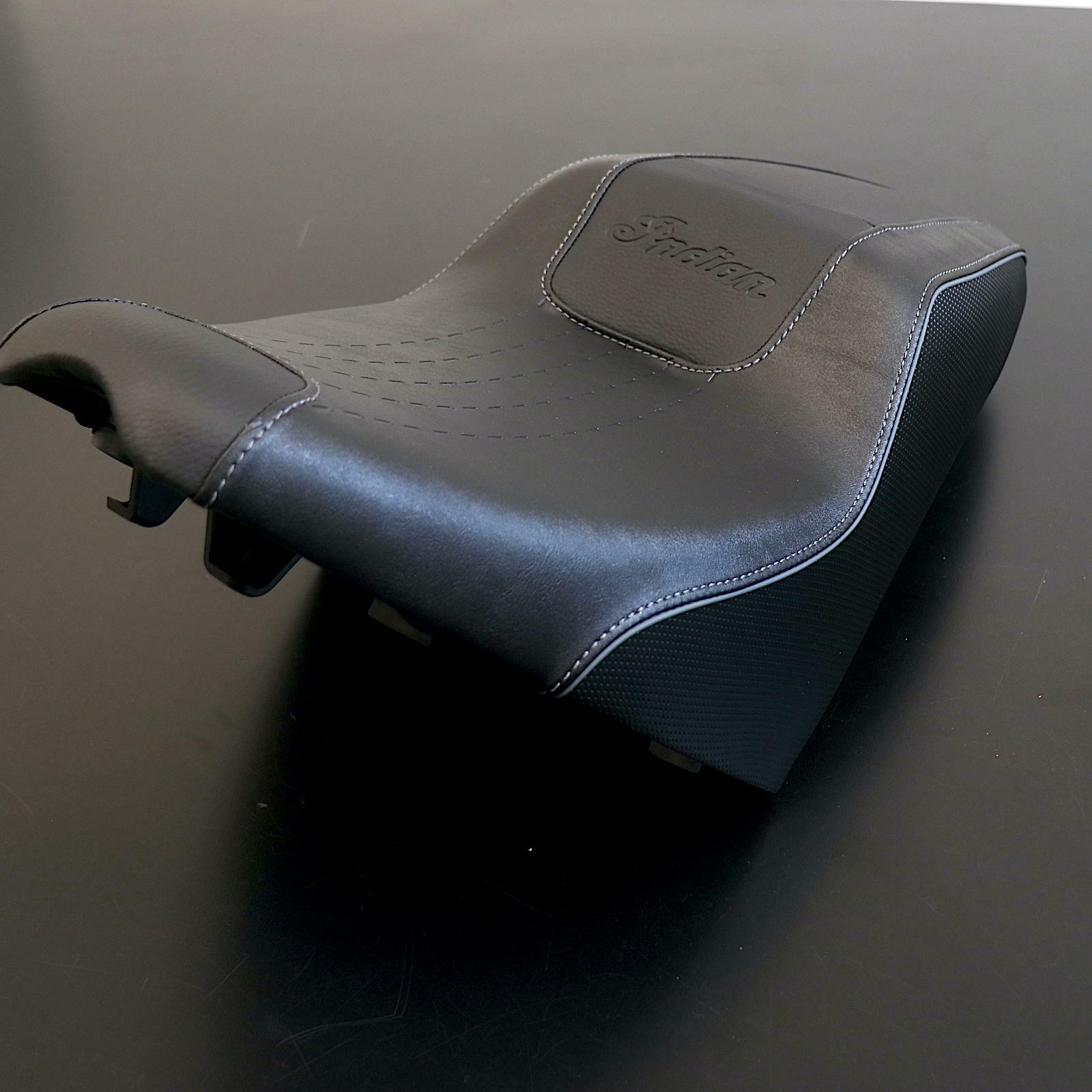 OEM Indian Chief Syndicate 2-Up Seat | Black | 2889664-VBA - Open Box