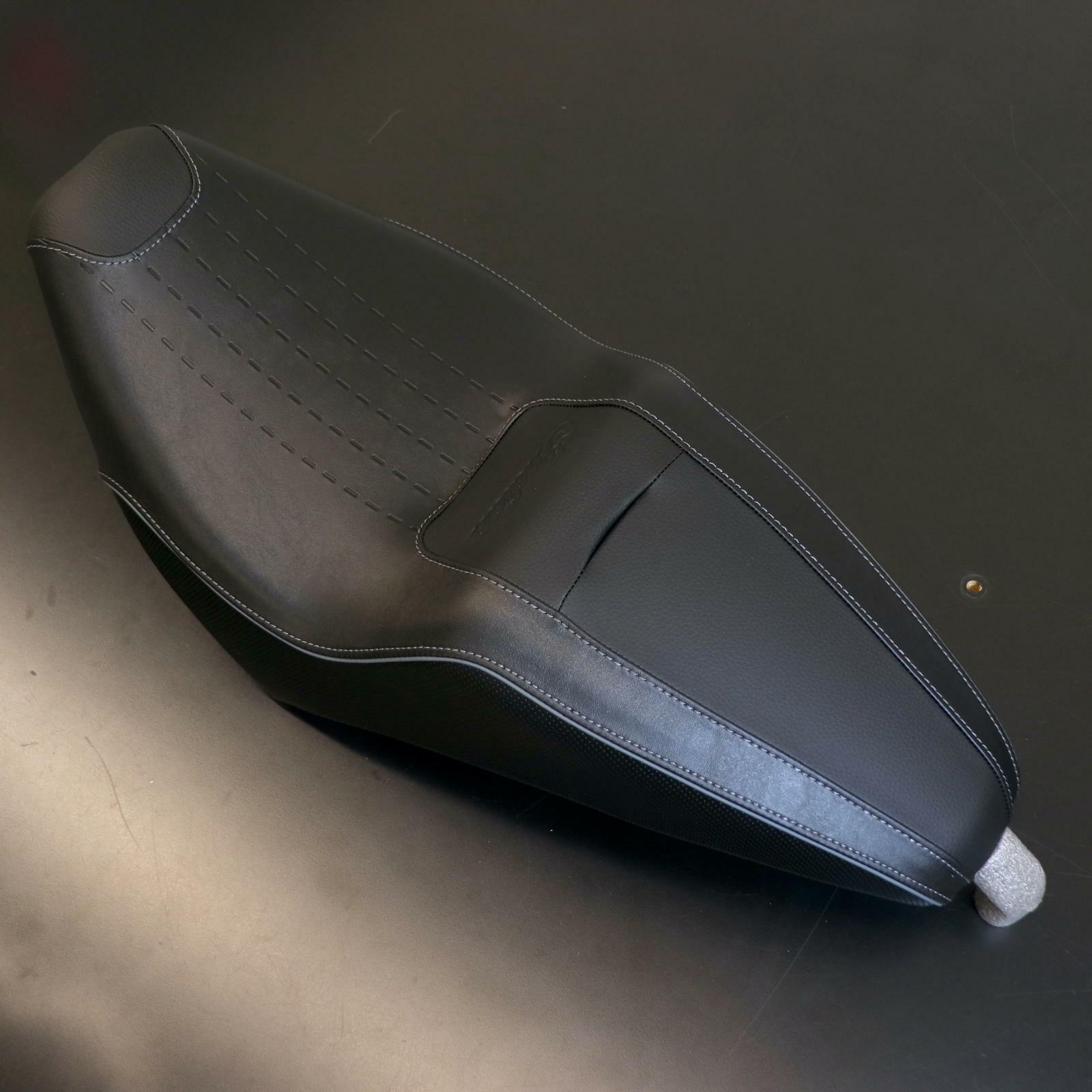 OEM Indian Chief Syndicate 2-Up Seat | Black | 2889664-VBA - Open Box