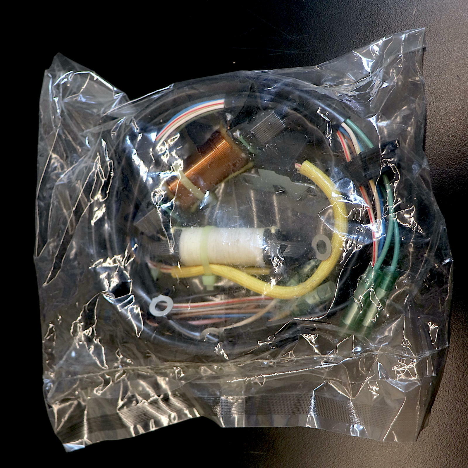 OPEN BOX OEM Yamaha Base Assembly Stator | 6R8-85560-10-00