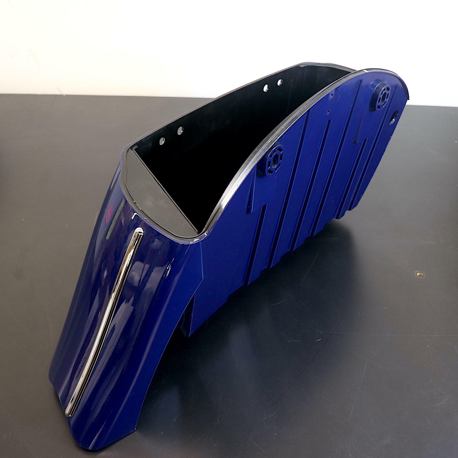 Indian OEM Left Saddlebag Bin Assembly Spring Blue 5450738-640 - Open Box