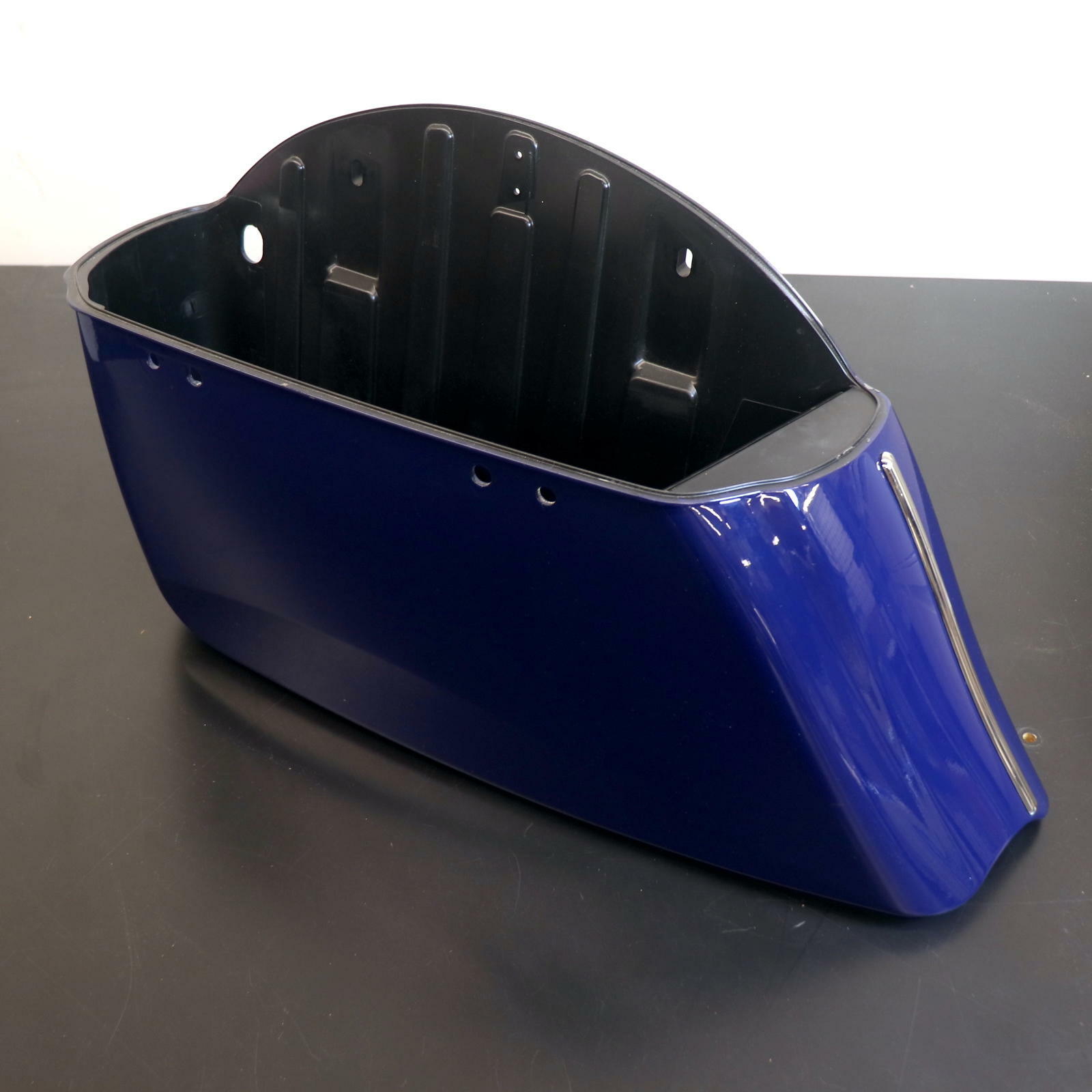 Indian OEM Left Saddlebag Bin Assembly Spring Blue 5450738-640 - Open Box