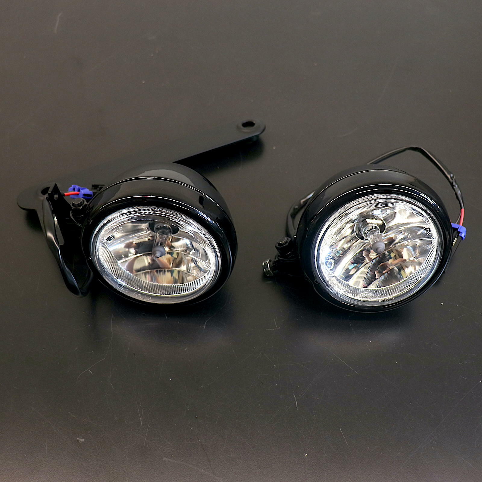 OPEN BOX OEM Indian Fork Driving Light | Gloss Black | Missing Item | 2880732-266