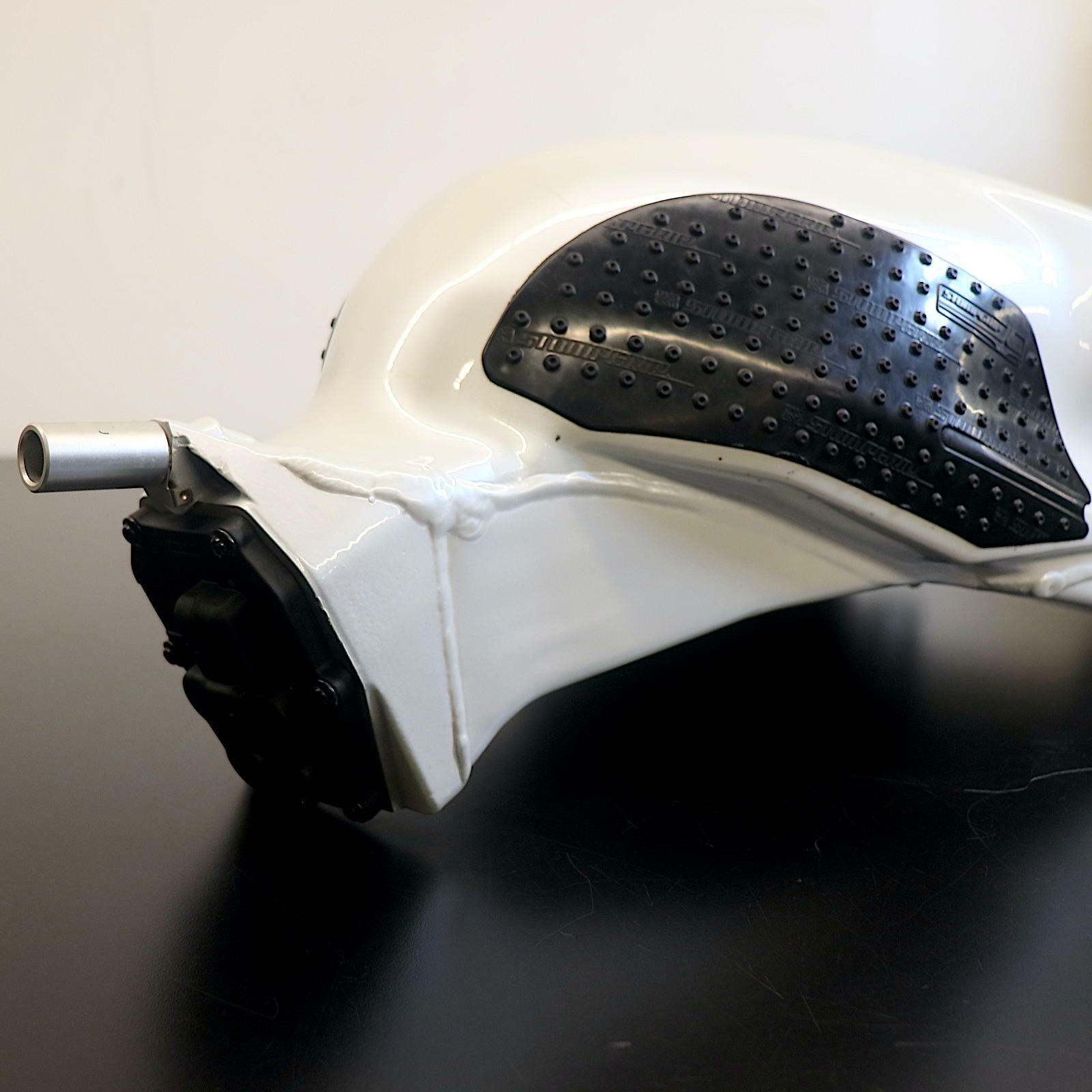 OEM Ducati Panigale 1199 Tank & Fuel Pump Assembly | Arctic White | DU1199-TANK-PUMP - Open Box