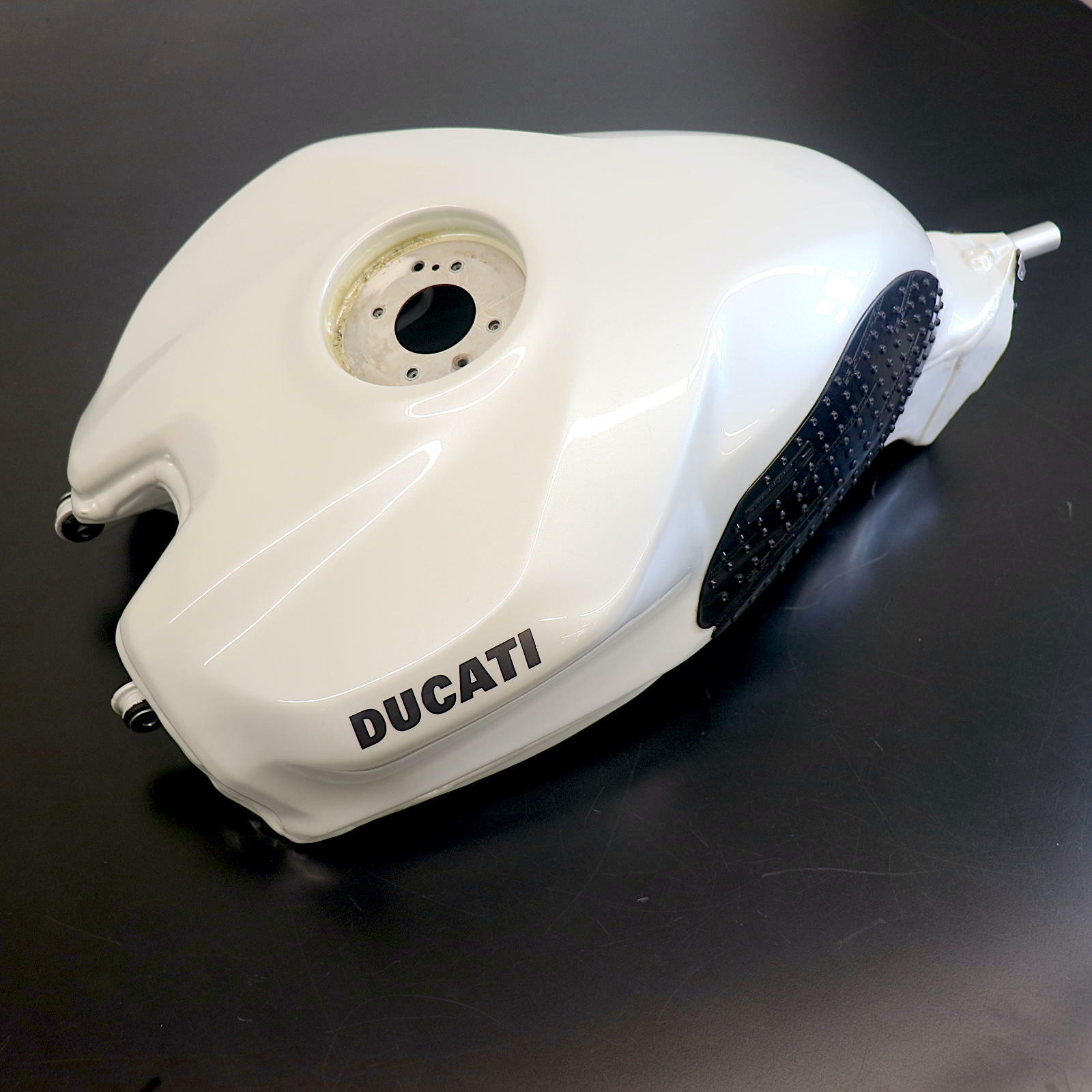 OEM Ducati Panigale 1199 Tank & Fuel Pump Assembly | Arctic White | DU1199-TANK-PUMP - Open Box