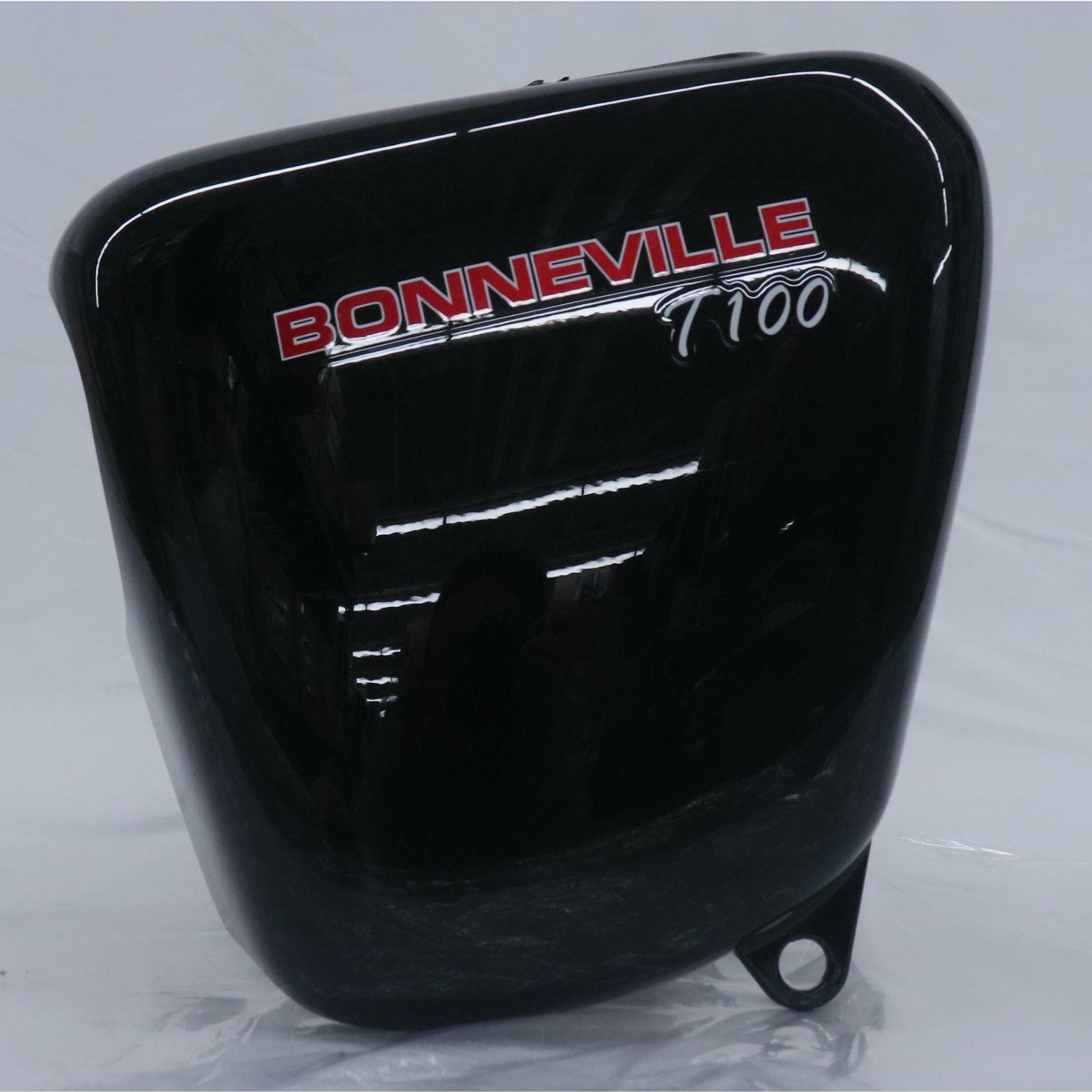 NEW-TRIUMPH SIDE PANEL, RH, JET, BLACK&DECAL