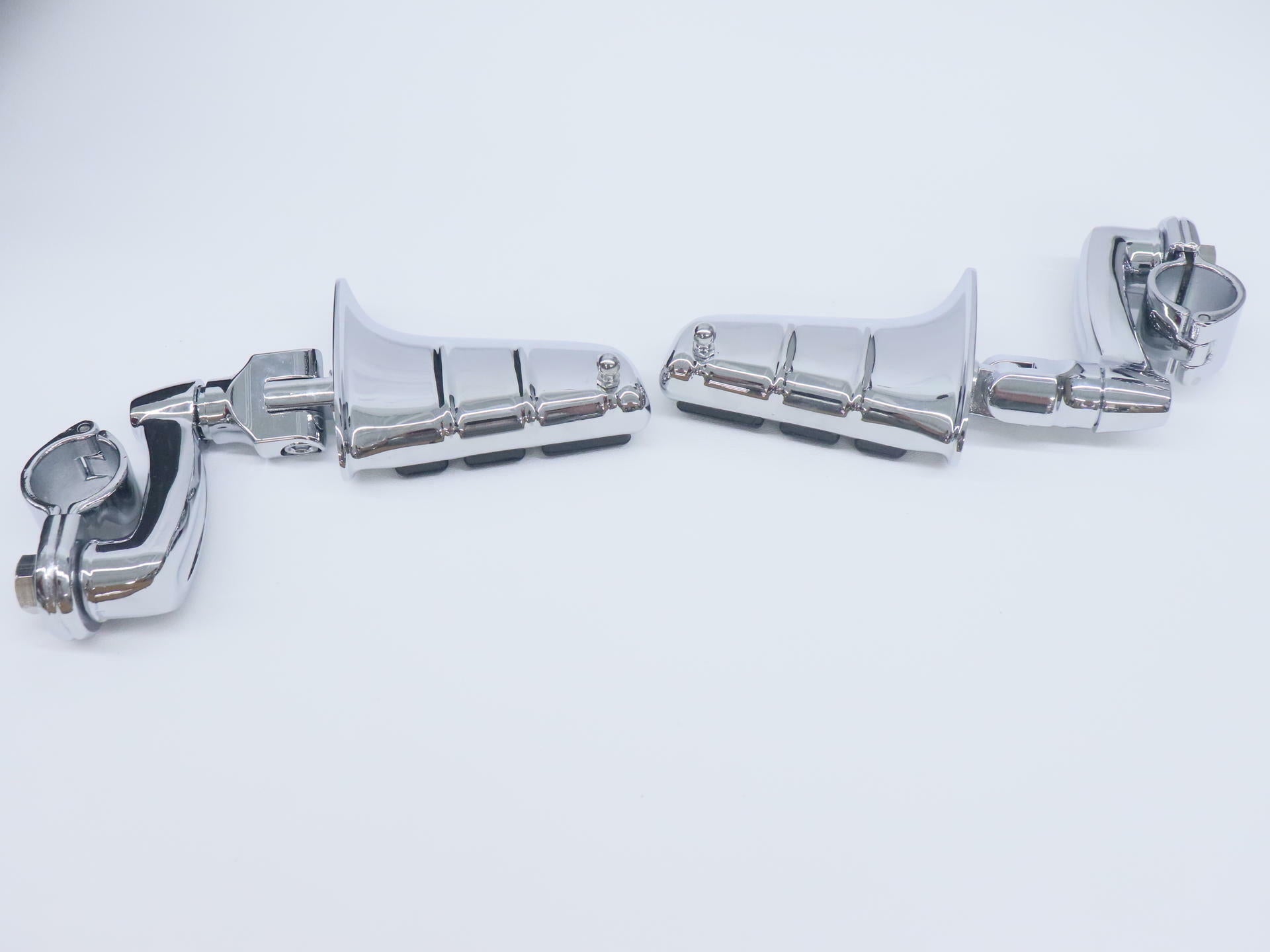 Kuryakyn Long Horn Offset Chrome Highway Pegs Sweptwing w/ 1.25" Clamps - 419062