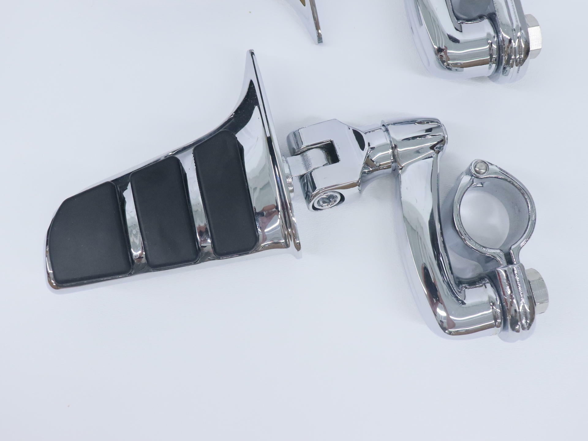 Kuryakyn Long Horn Offset Chrome Highway Pegs Sweptwing w/ 1.25" Clamps - 419062