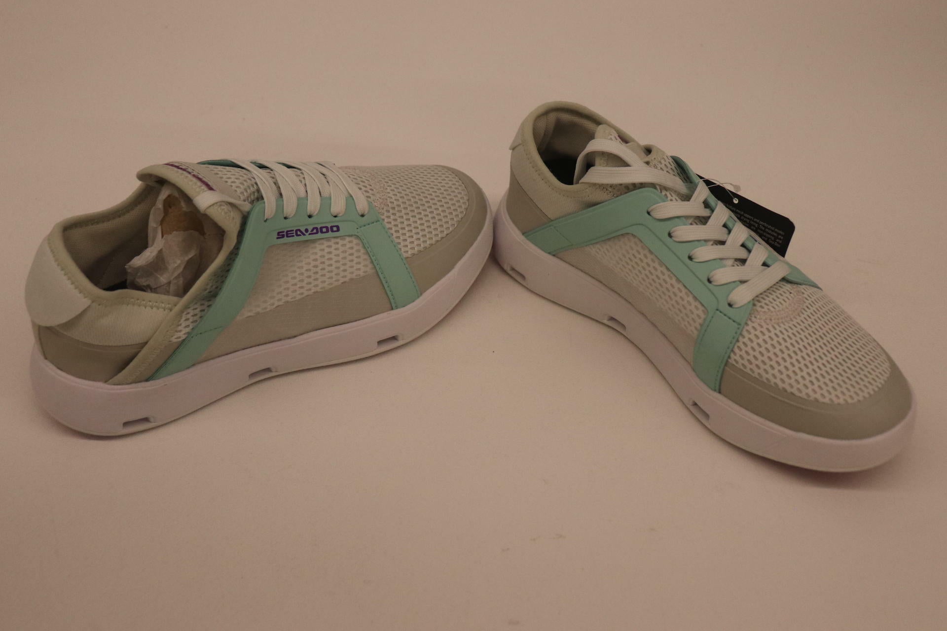 Sea-Doo Water Shoes Unisex Size 7 Grey Purple Teal 4442592709 - Open Box