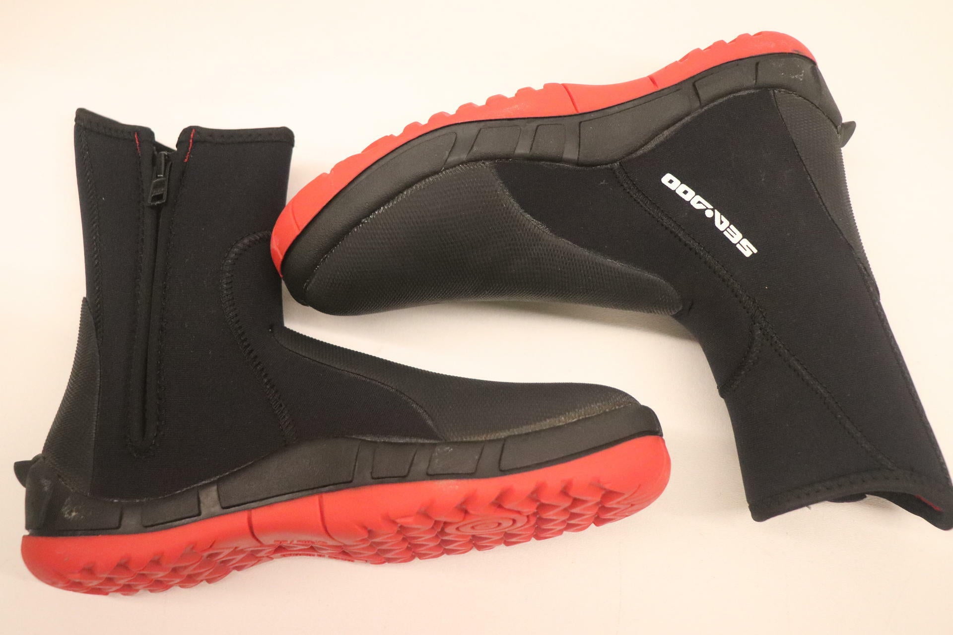 OPEN BOX - Sea-Doo Neoprene Booties Water Shoe - Unisex ADULT sz9 - 2867022990