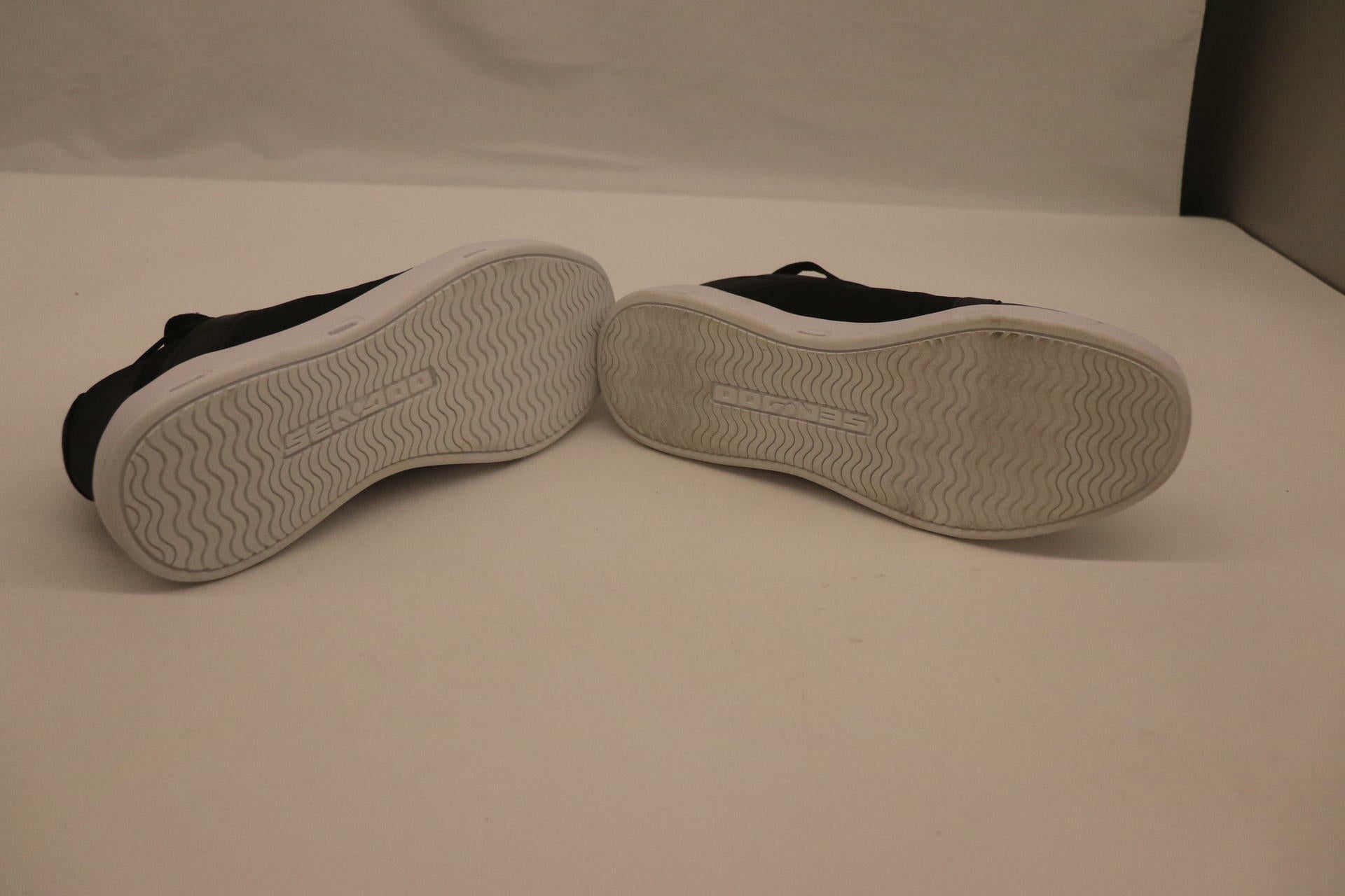 Sea-Doo Unisex Water Shoes Black Size 8 PWC Jet Ski 4442592890 - Open Box