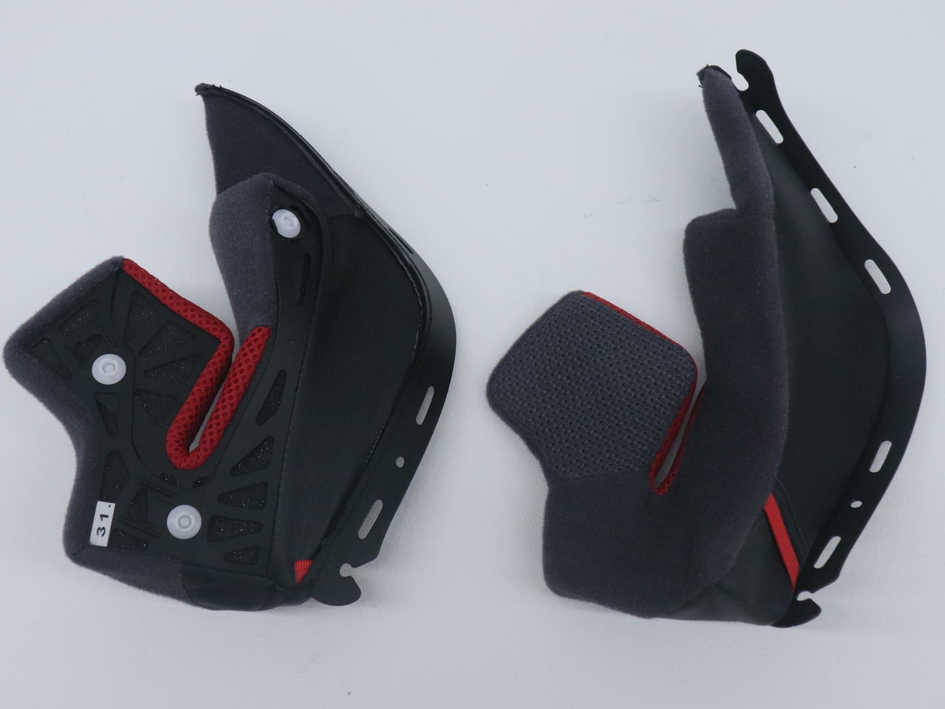 Shoei Cheek Pads Set 31mm - RF-1200 Helmets - 0209400531 - Open Box