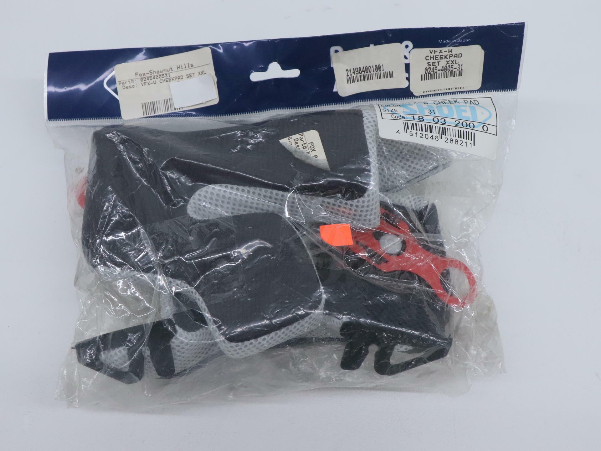 Shoei Cheek Pads Set 31mm - VFX-W Helmets - 0245400531 - Open Box