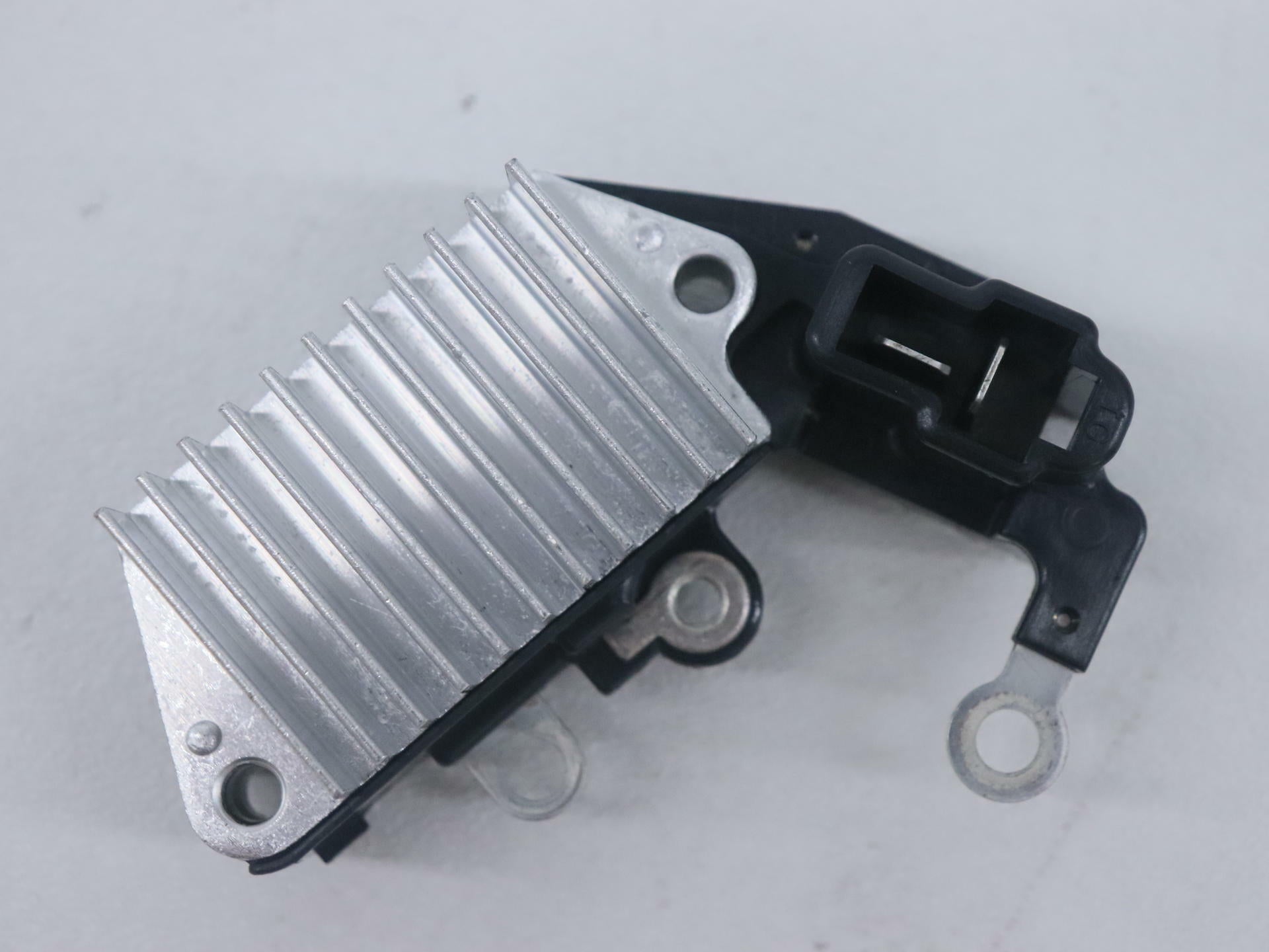 OPEN BOX - OEM Triumph Regulator Alternator Assy 40 Amp - Daytona - T1300021