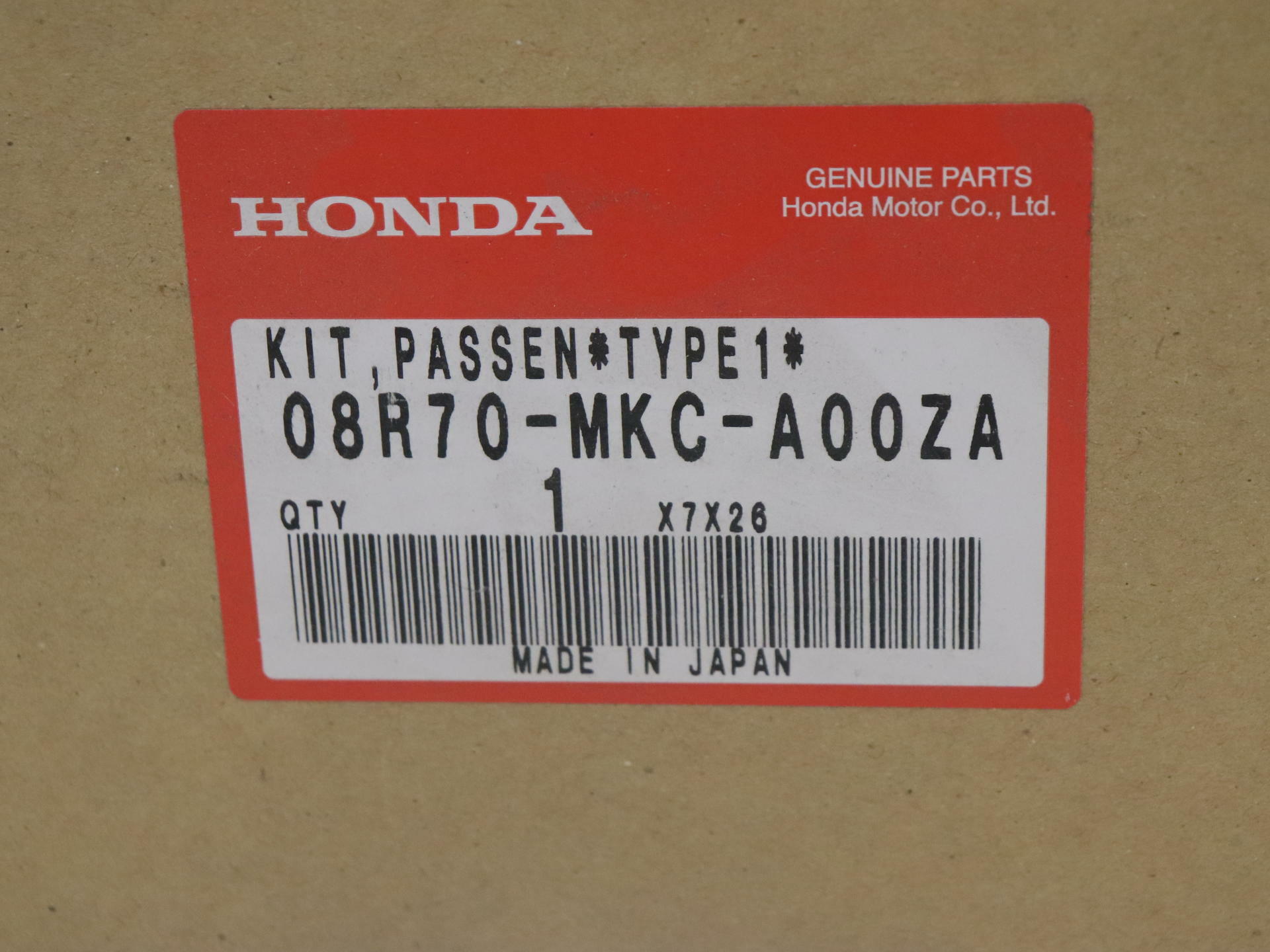 Honda Passenger Armrest Kit GL1800 Goldwing 08R70-MKC-A00ZA - Open Box