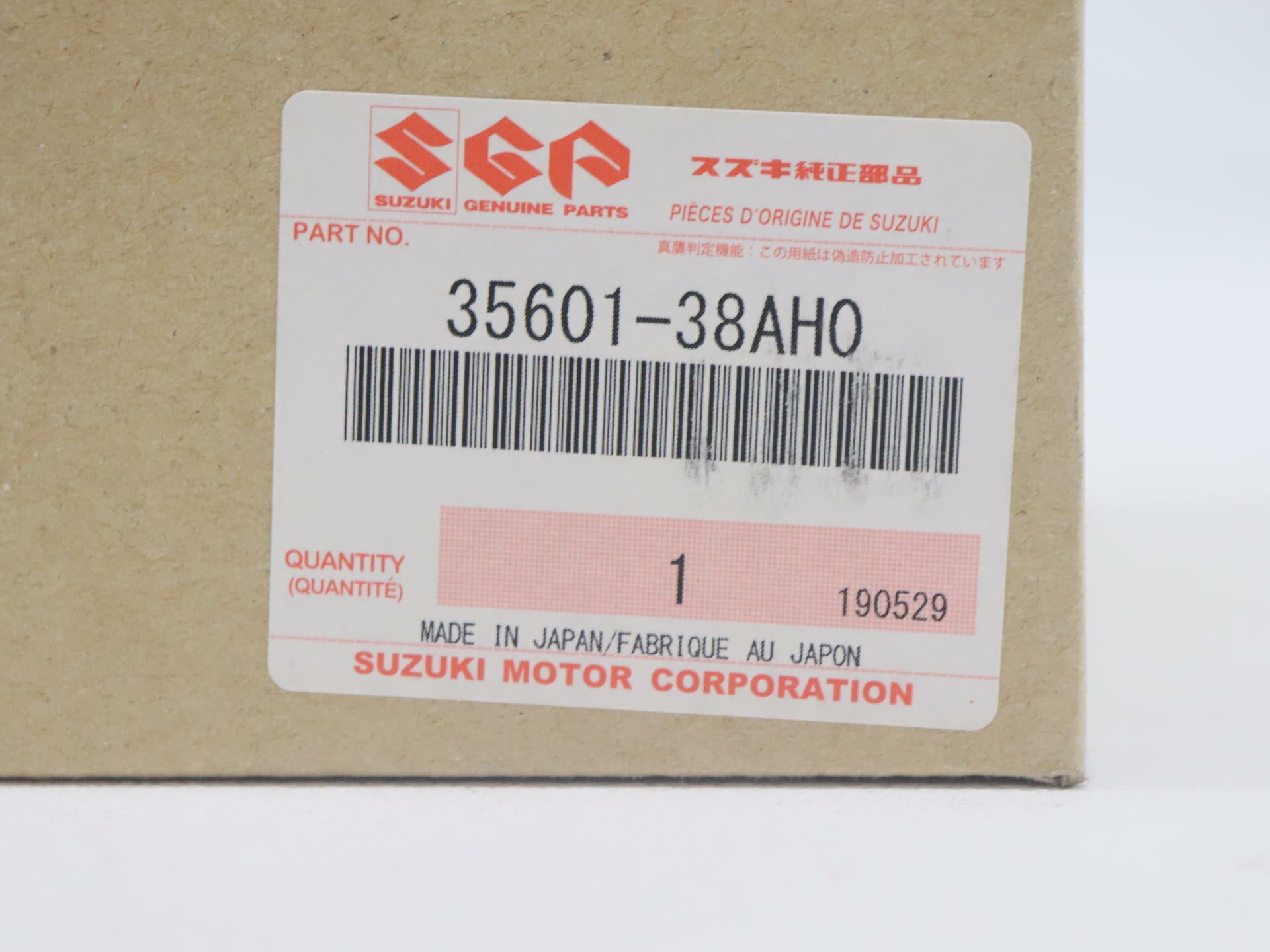 OPEN BOX - OEM Suzuki Turn Signal Blinker FRONT RIGHT - Boulevard - 35601-38AH0