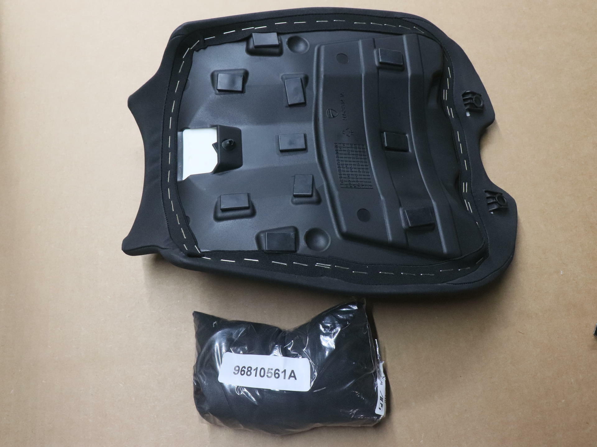 OPEN BOX - OEM Ducati Performance Panigale V4 +20mm Comfort Seat Black 96880591A