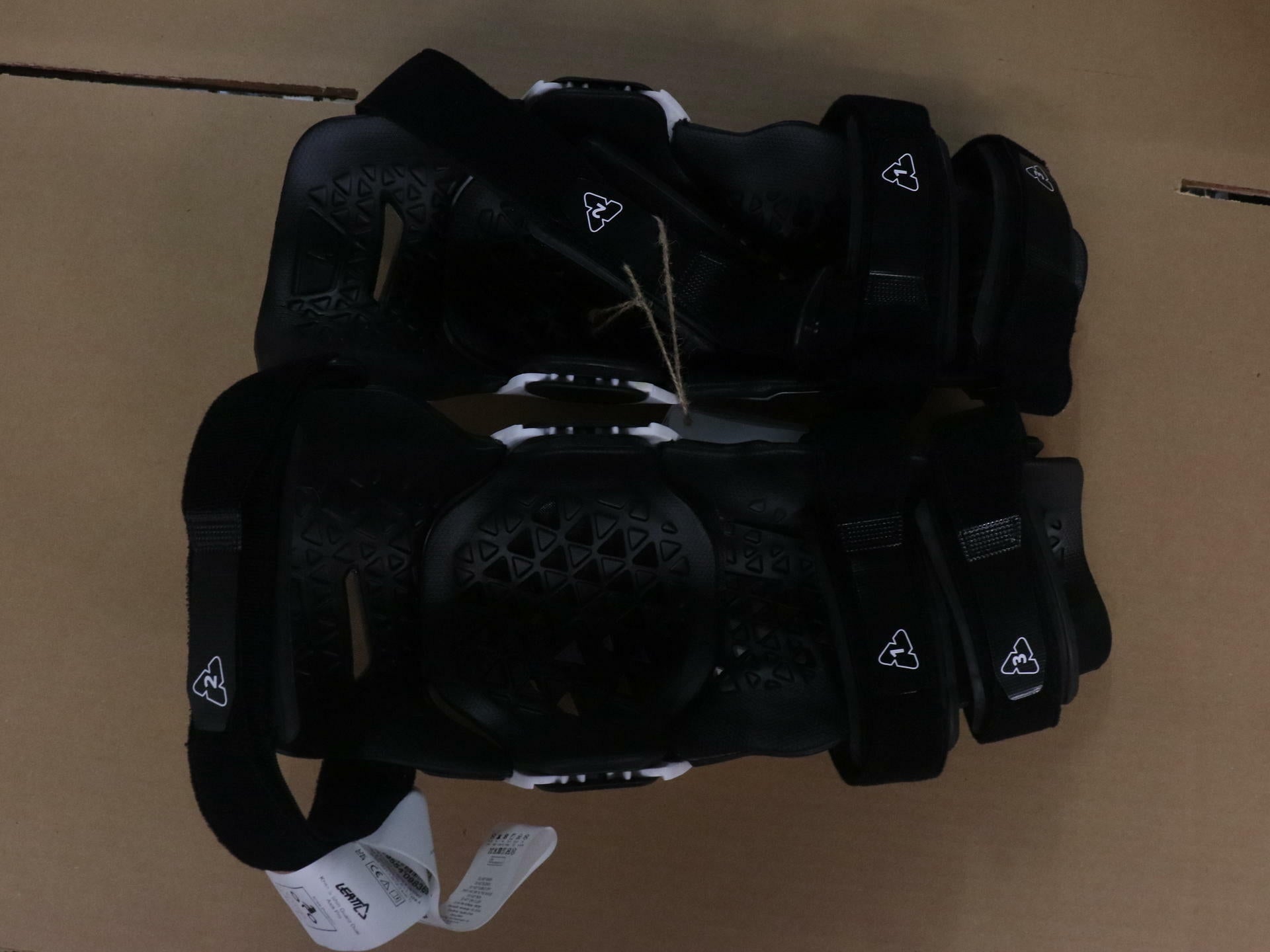 OPEN BOX - Leatt Knee & Shin Guard Protector Dual Axis Pro White XXL- 5024060832