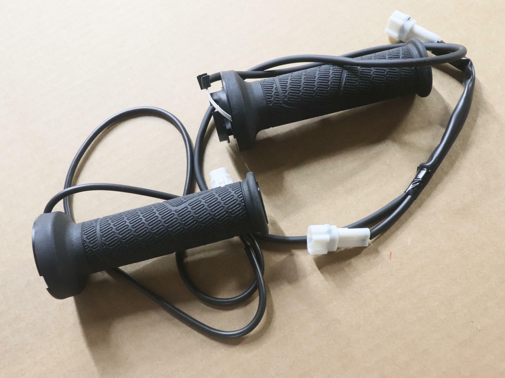 OPEN BOX - OEM KTM Heated Grip Kit 790 890 Duke 790 890 Adventure - 64112964044