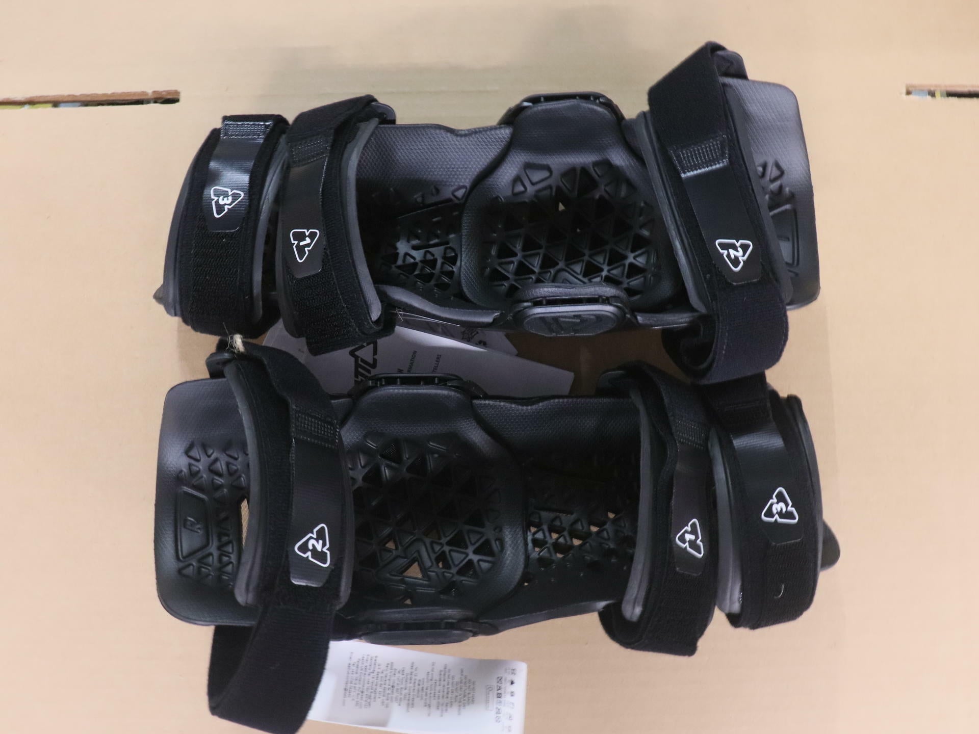 OPEN BOX - Leatt Knee & Shin Guard Protector Dual Axis Pro Black S/M- 5024060790