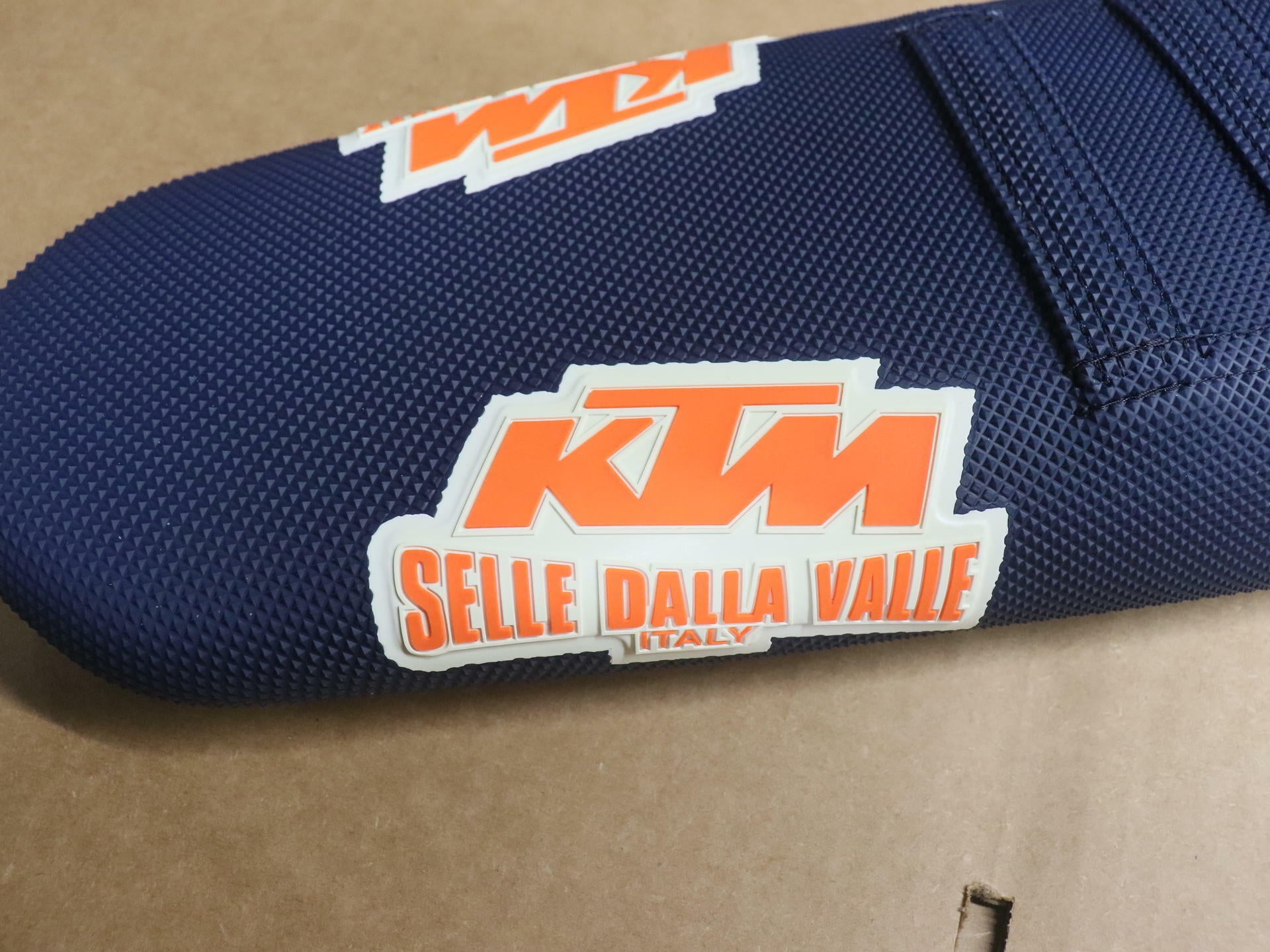 KTM Factory Racing Seat 150 250 300 350 450 SX XC XCF EXC 79107040100 - Open Box