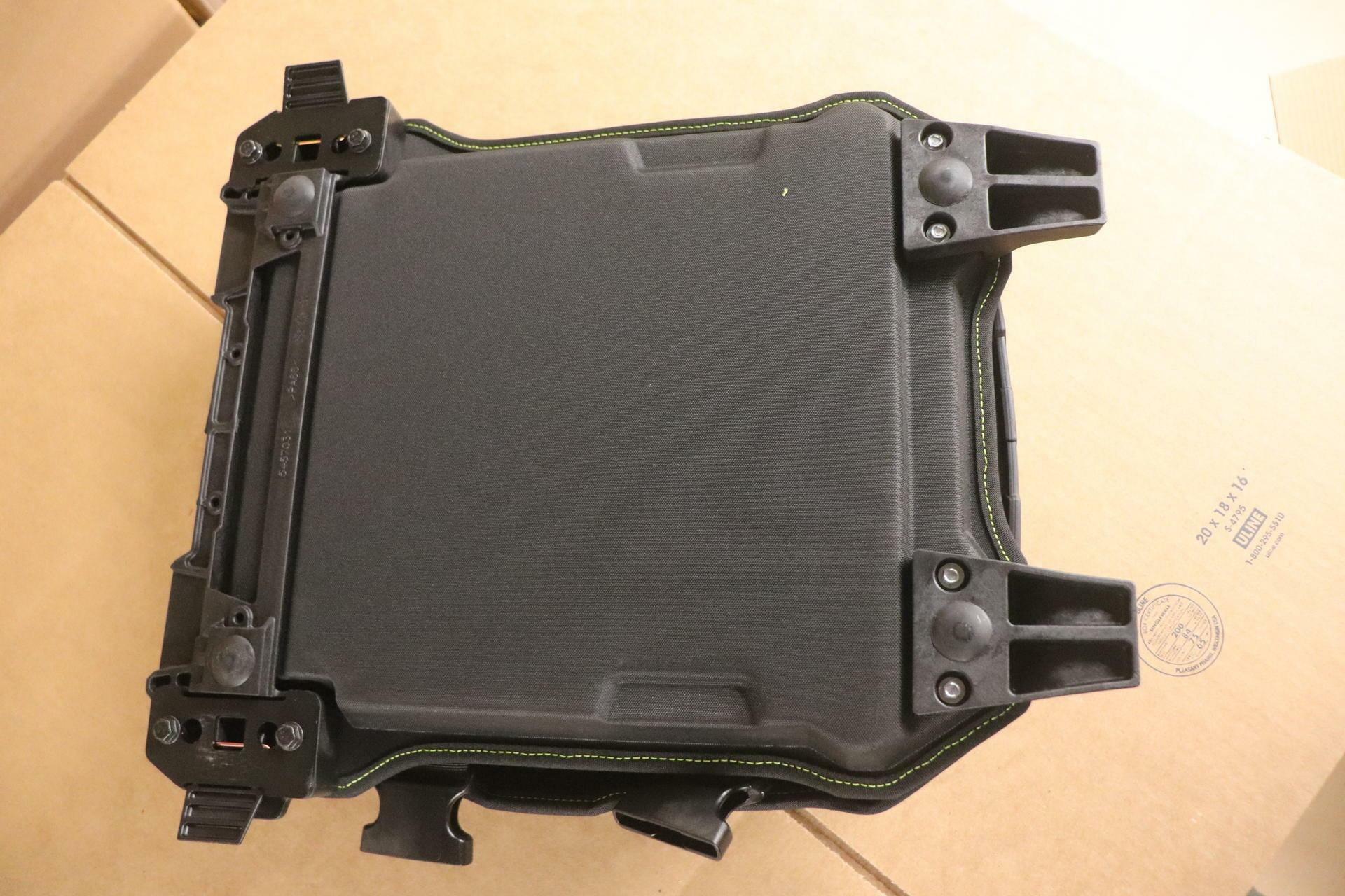 OPEN BOX - Polaris Lock & Ride Flex Medium Burandt Bag Neon - 2890632