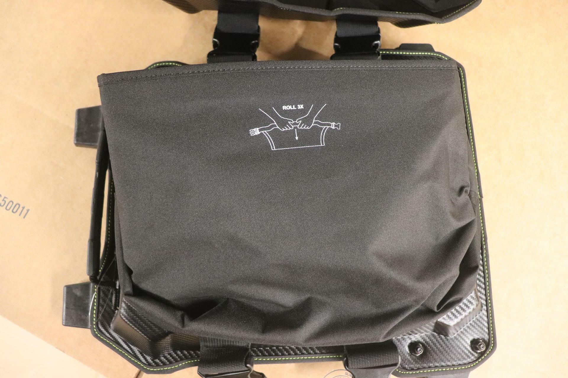 Polaris Lock & Ride Flex Medium Burandt Bag Neon - 2890632 - Open Box