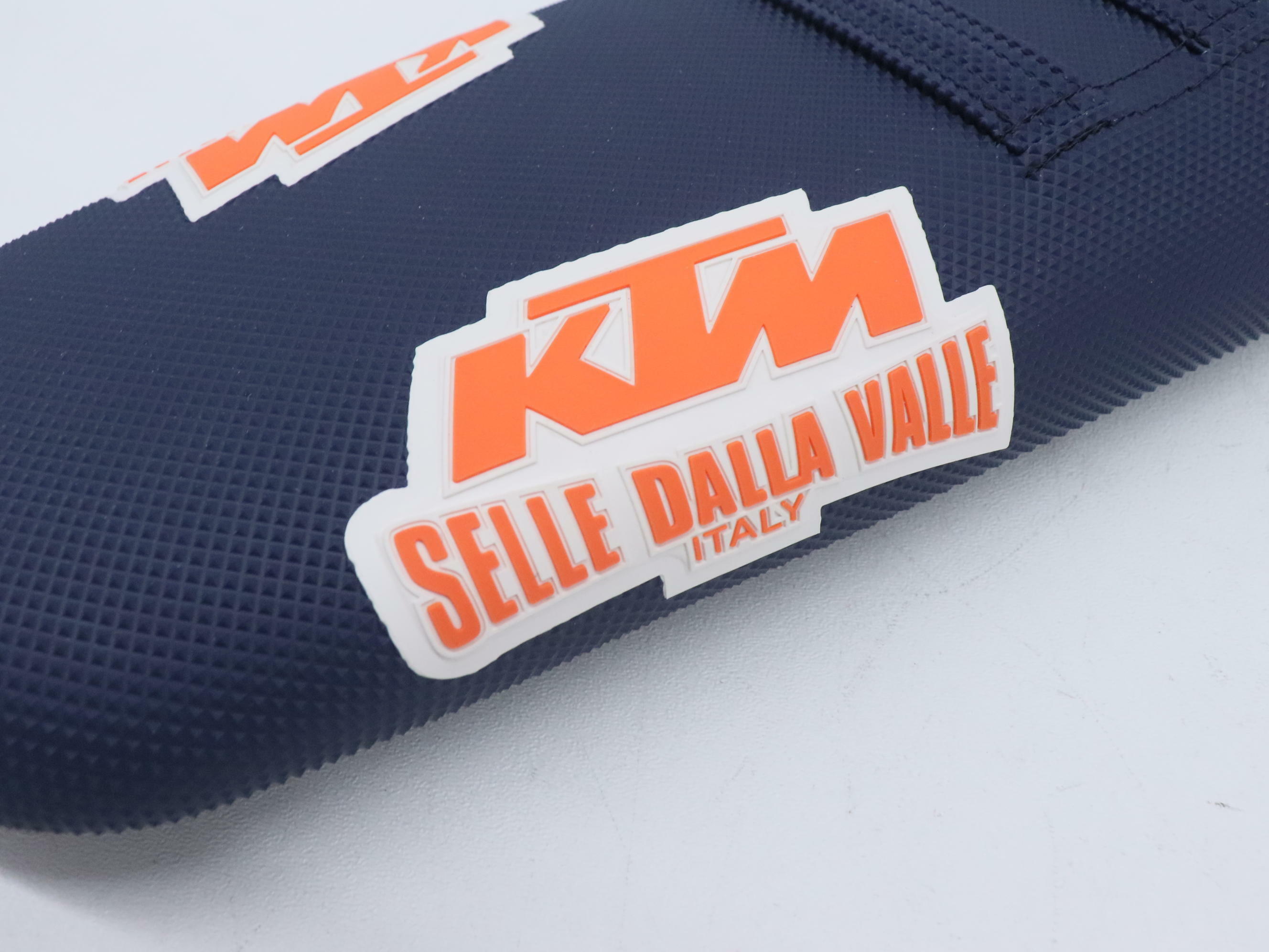 OEM KTM Factory Racing Seat 150 250 300 350 450 SX XC XCF 79107040100 - OPEN BOX