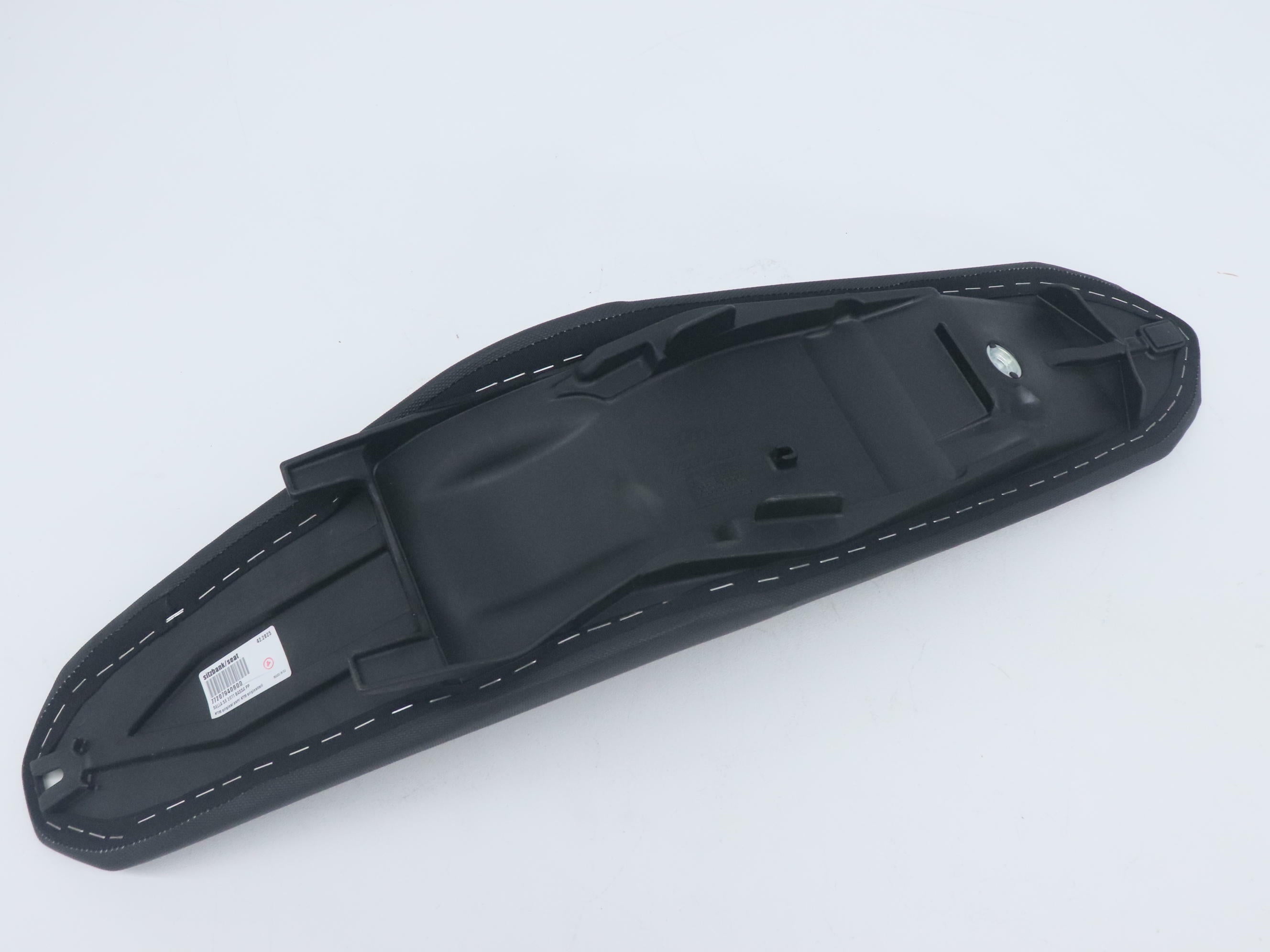 OEM KTM Low Seat -15mm 77207940600 - 200 250 300 350 450 500 SX XC - OPEN BOX