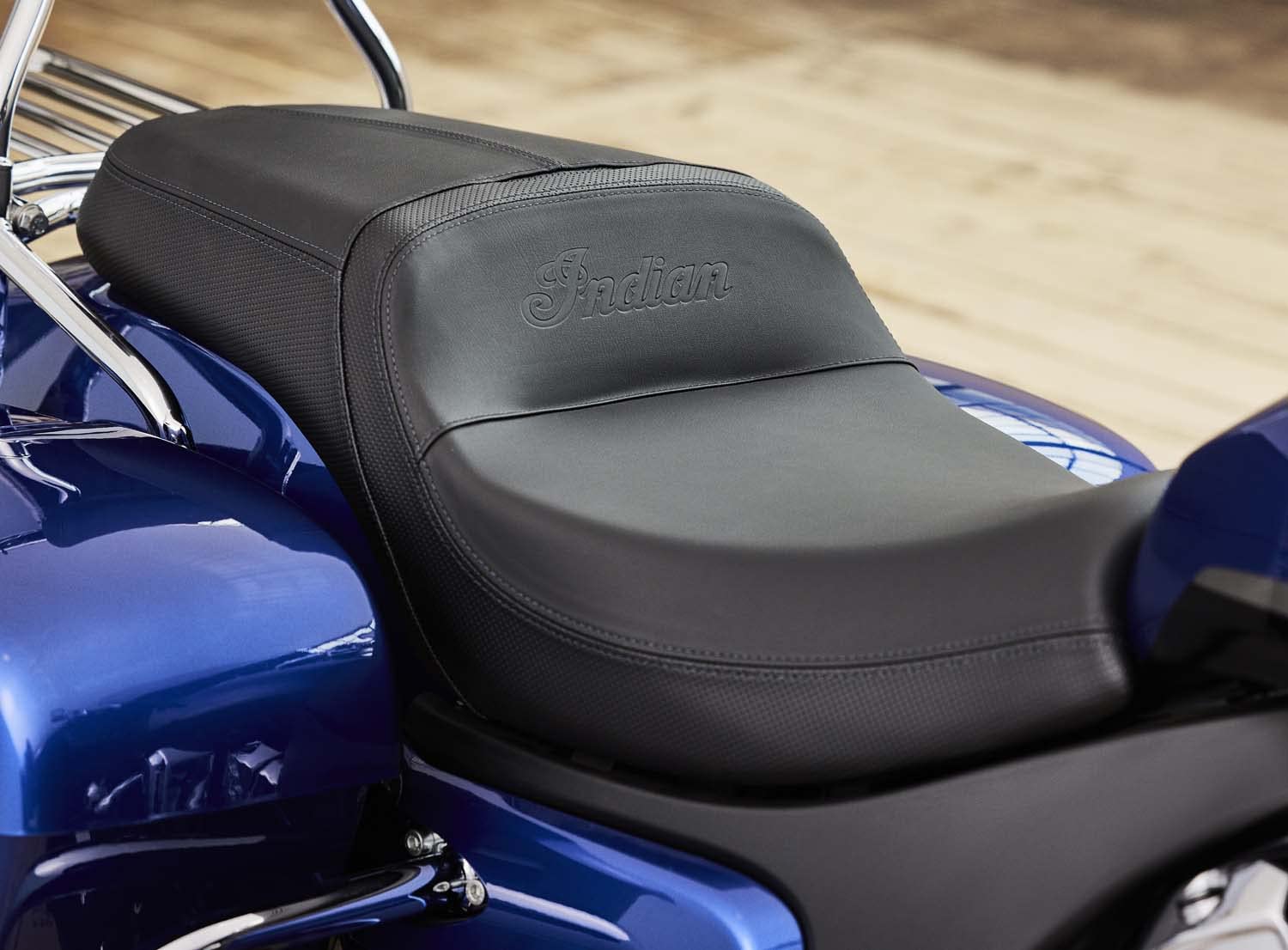 Indian Motorcycle Extended Reach Syndicate Seat, Black - 2883869-VBA
