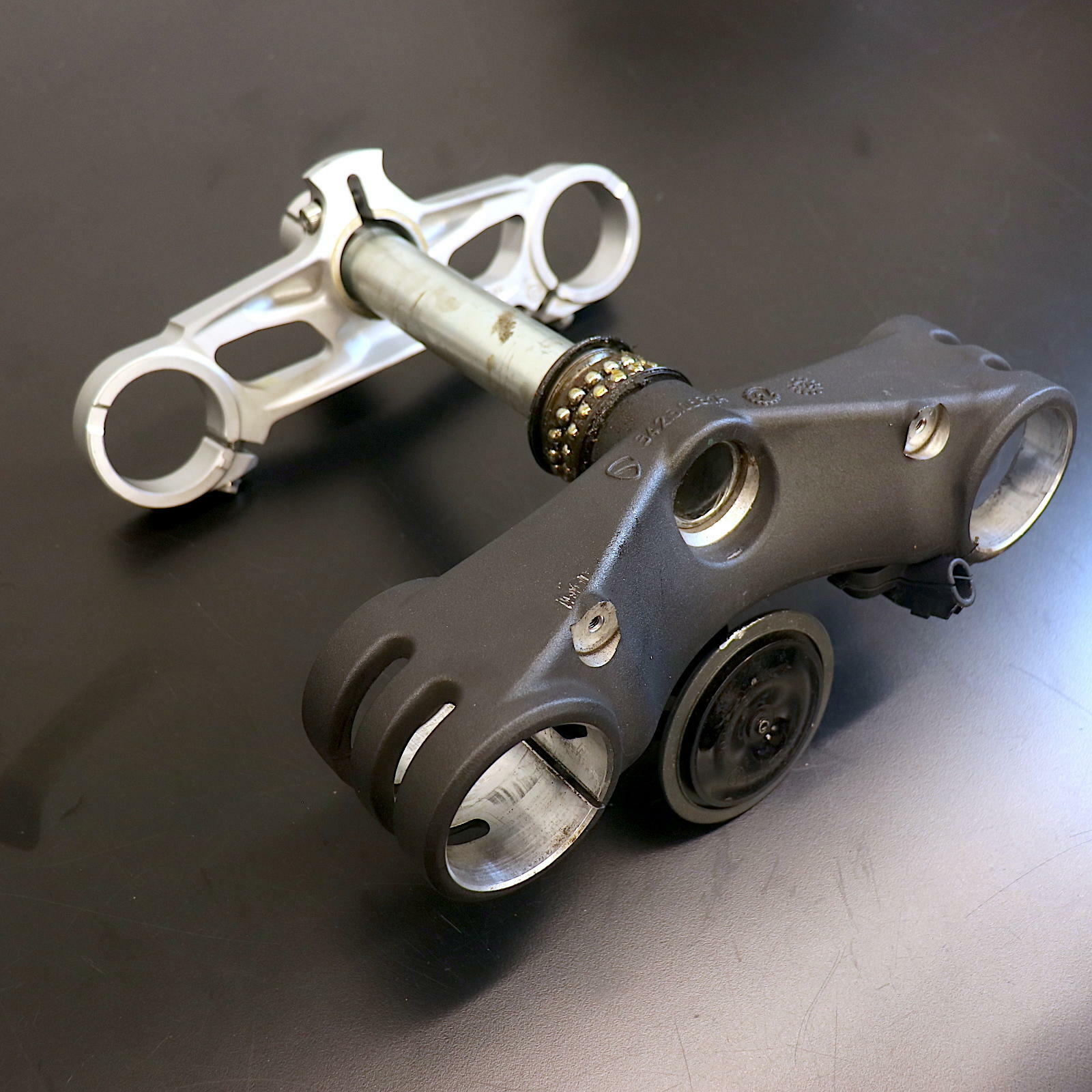 OPEN BOX OEM Ducati Panigale 1199 SuperSport Triple Tree Assembly| DU1199-TRIPLETREE