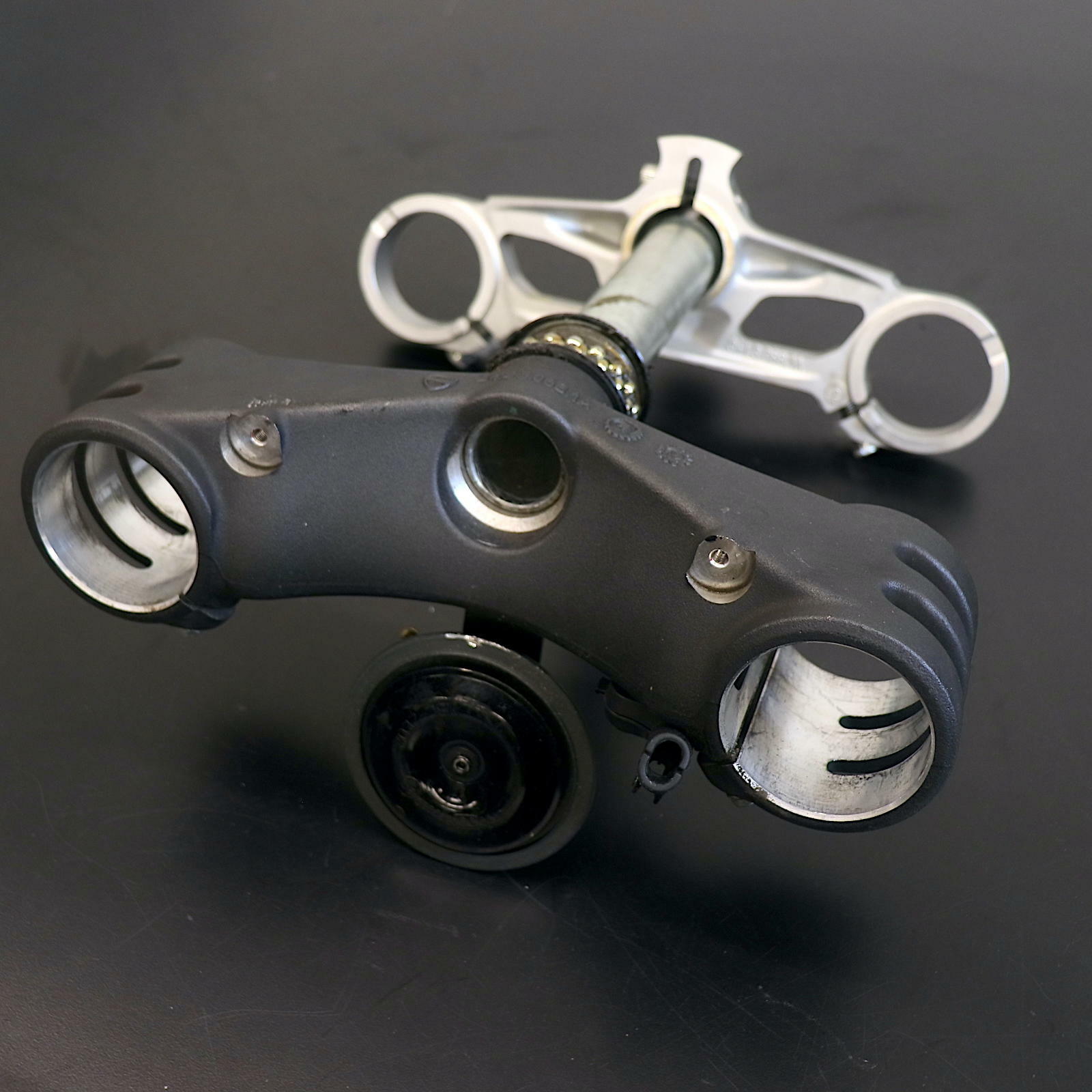 OPEN BOX OEM Ducati Panigale 1199 SuperSport Triple Tree Assembly| DU1199-TRIPLETREE