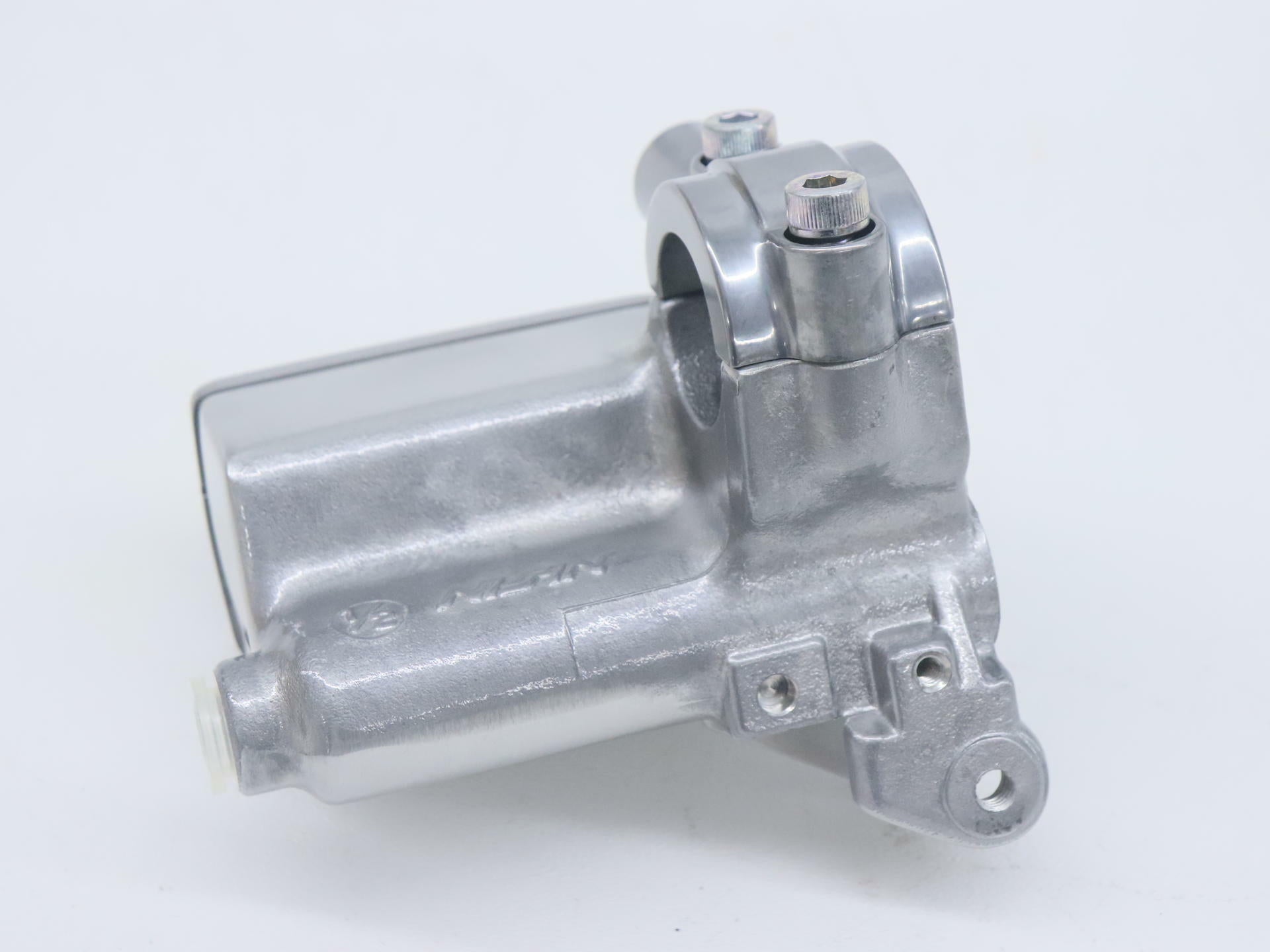 OPEN BOX - OEM Suzuki Front Brake Master Cylinder Assy -Marauder - 59600-37D10