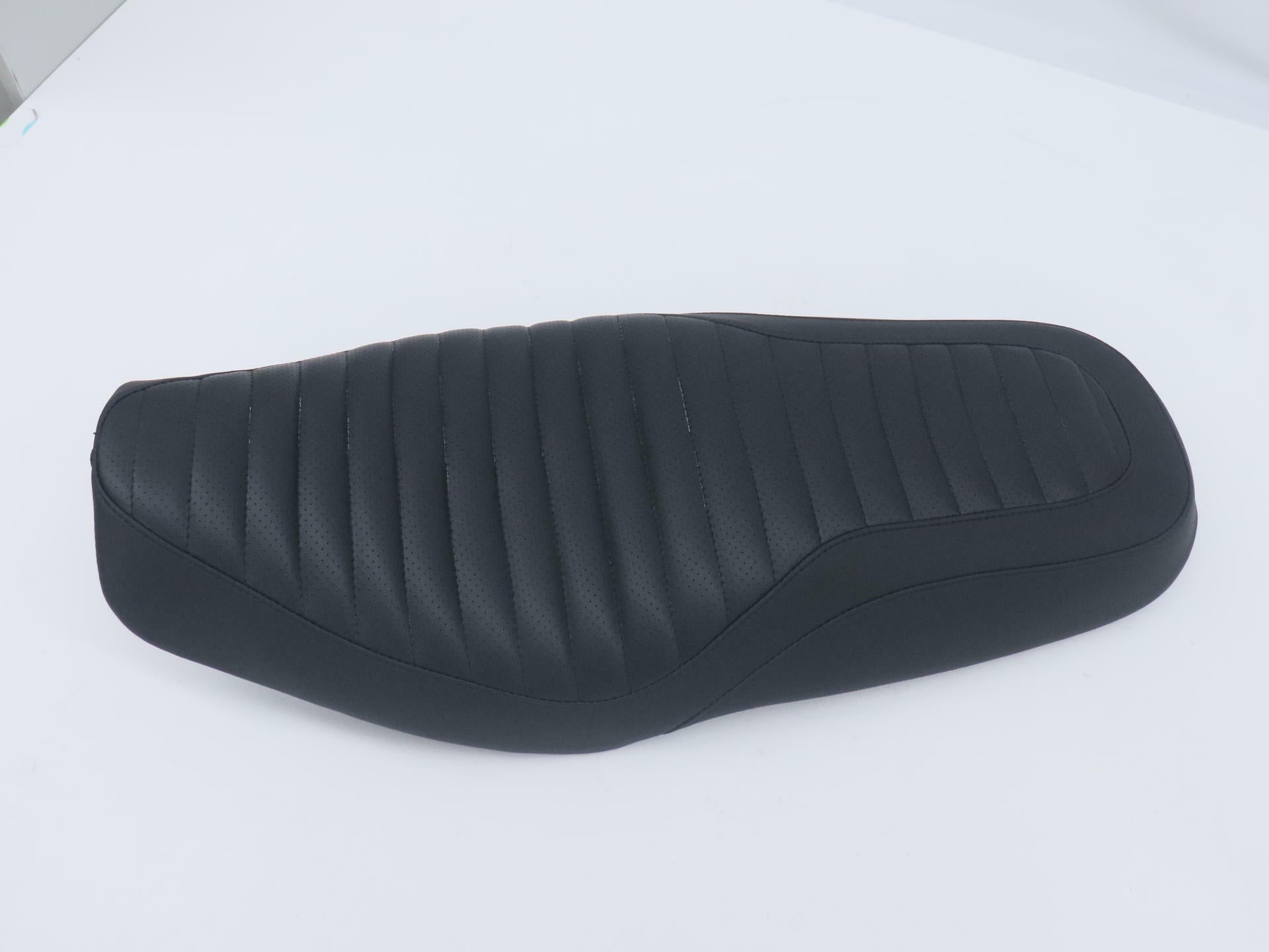 OPEN BOX - Mustang Seat Classic Tuck & Roll BLACK - Triumph Bonneville  - 76828