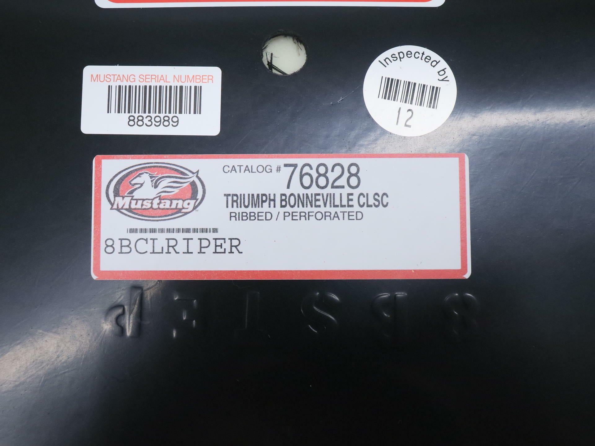 OPEN BOX - Mustang Seat Classic Tuck & Roll BLACK - Triumph Bonneville  - 76828