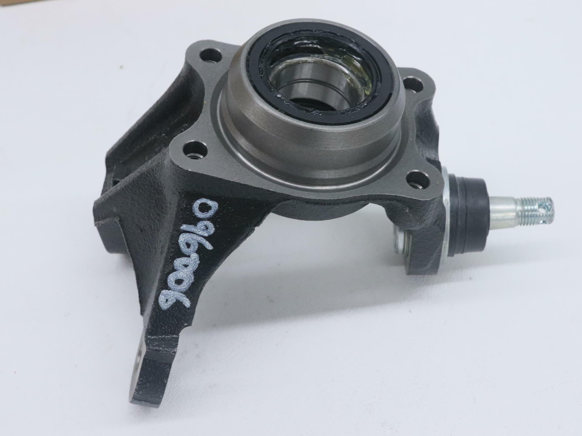 OPEN BOX - OEM Honda FRONT RIGHT Knuckle Carrier - TRX400 Rancher- 51200-HN7-000