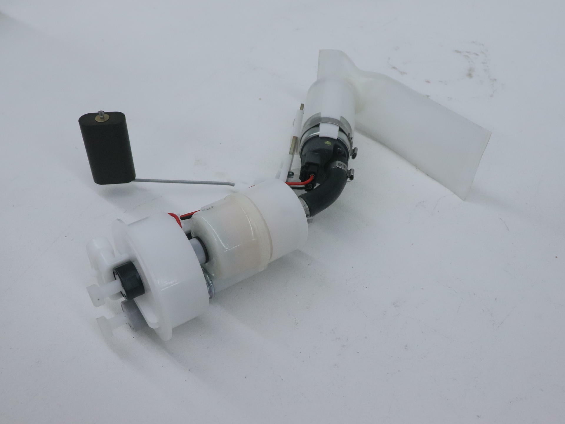OPEN BOX - OEM Aprilia Fuel Pump - 01-04 Atlantic 500 03-06 Scarabeo 500- 641135