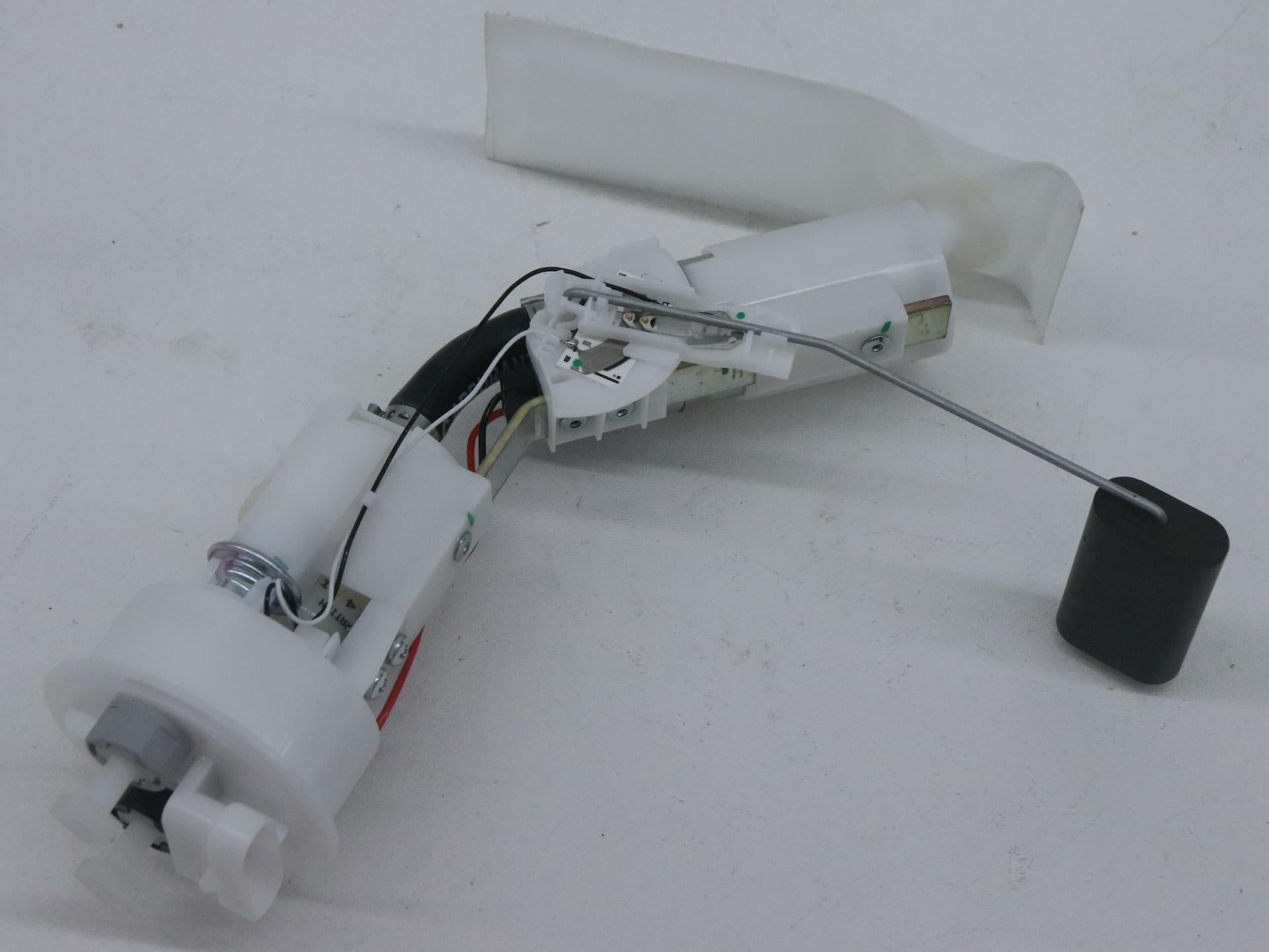 OPEN BOX - OEM Aprilia Fuel Pump - 01-04 Atlantic 500 03-06 Scarabeo 500- 641135