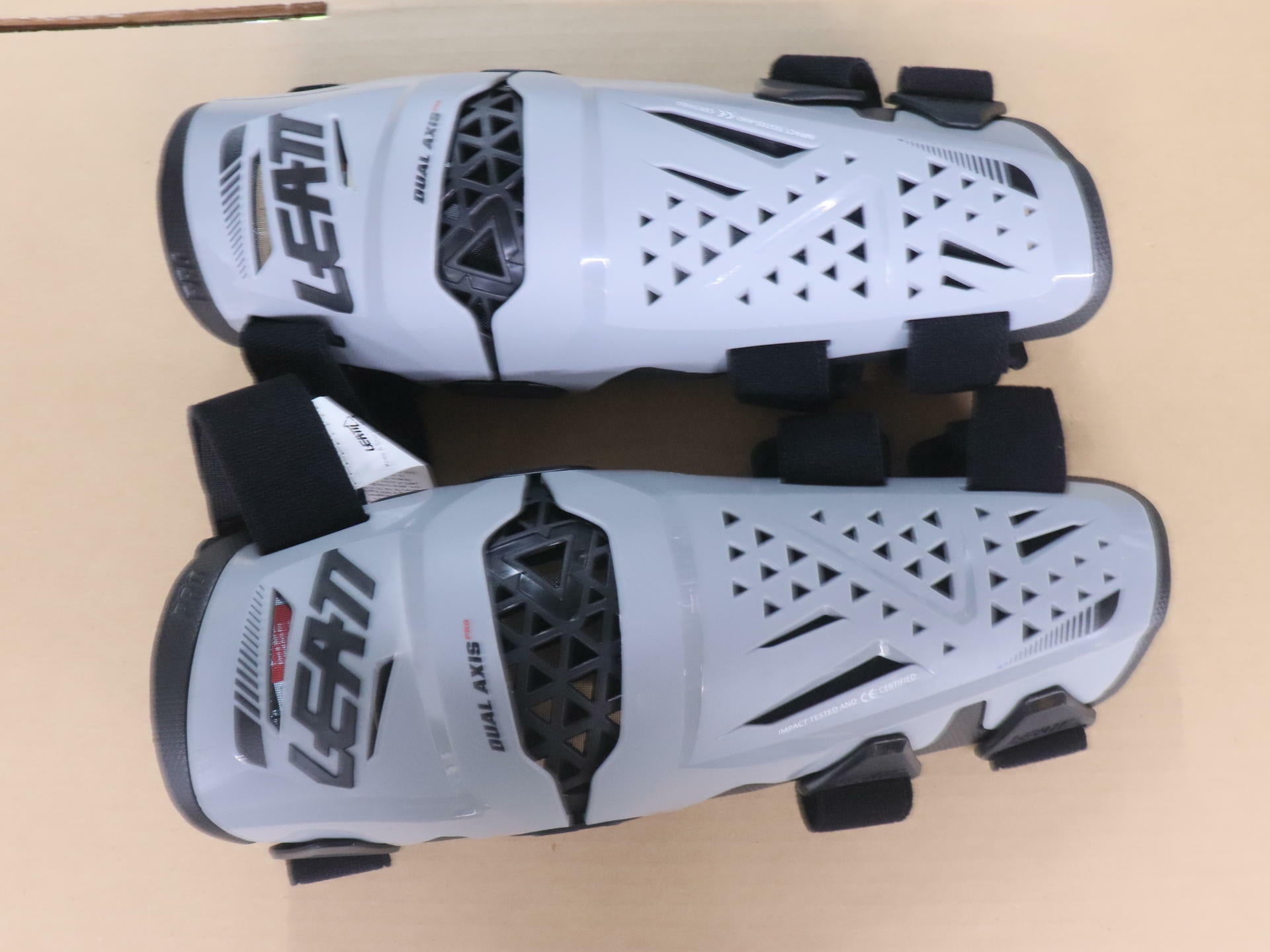 OPEN BOX - Leatt Knee & Shin Guard Protector Dual Axis Pro Forge Gray S/M
