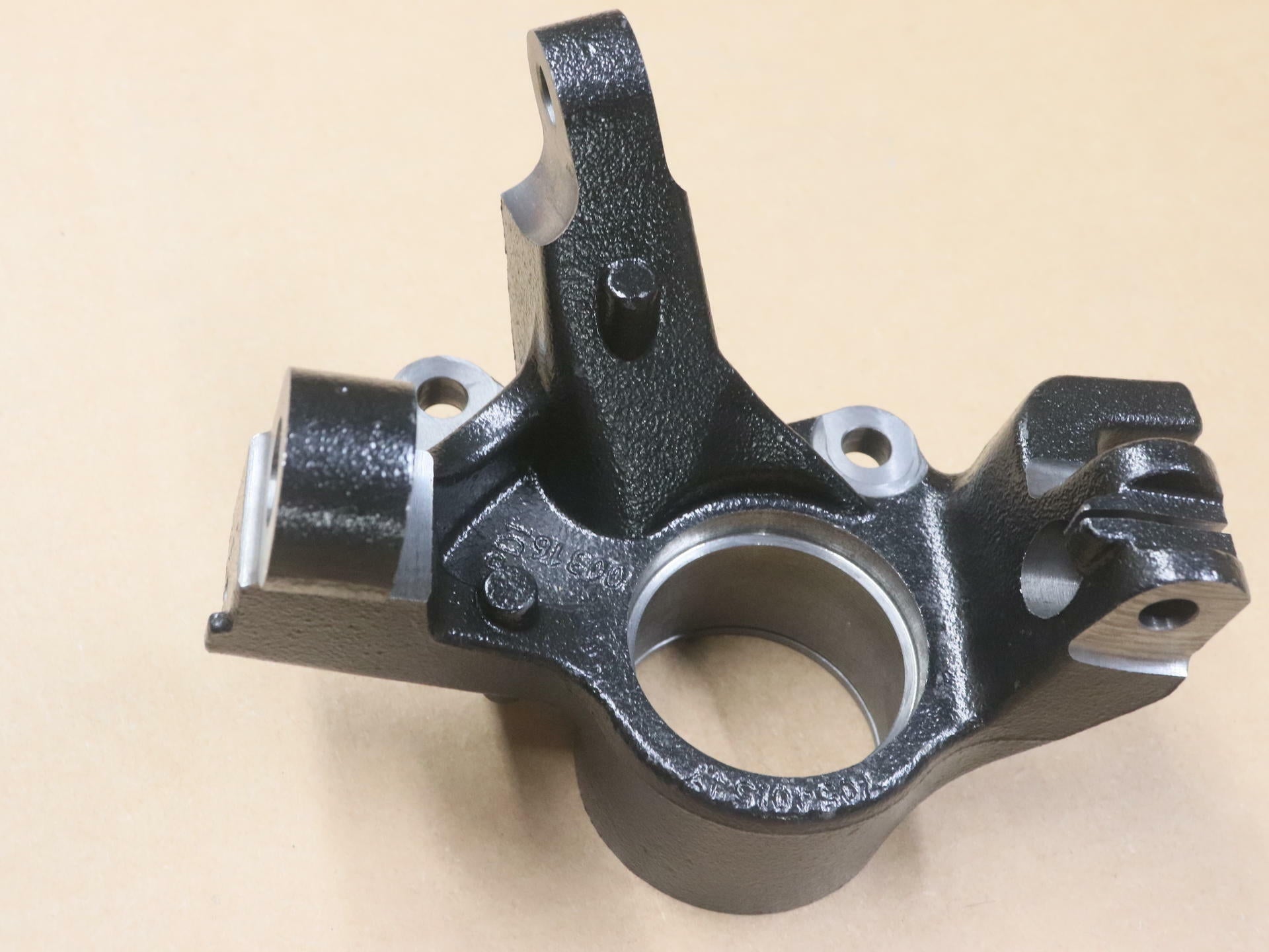 OPEN BOX - OEM Can-Am Front RIGHT Knuckle 705401549 -Maverick 1000 Commander Max