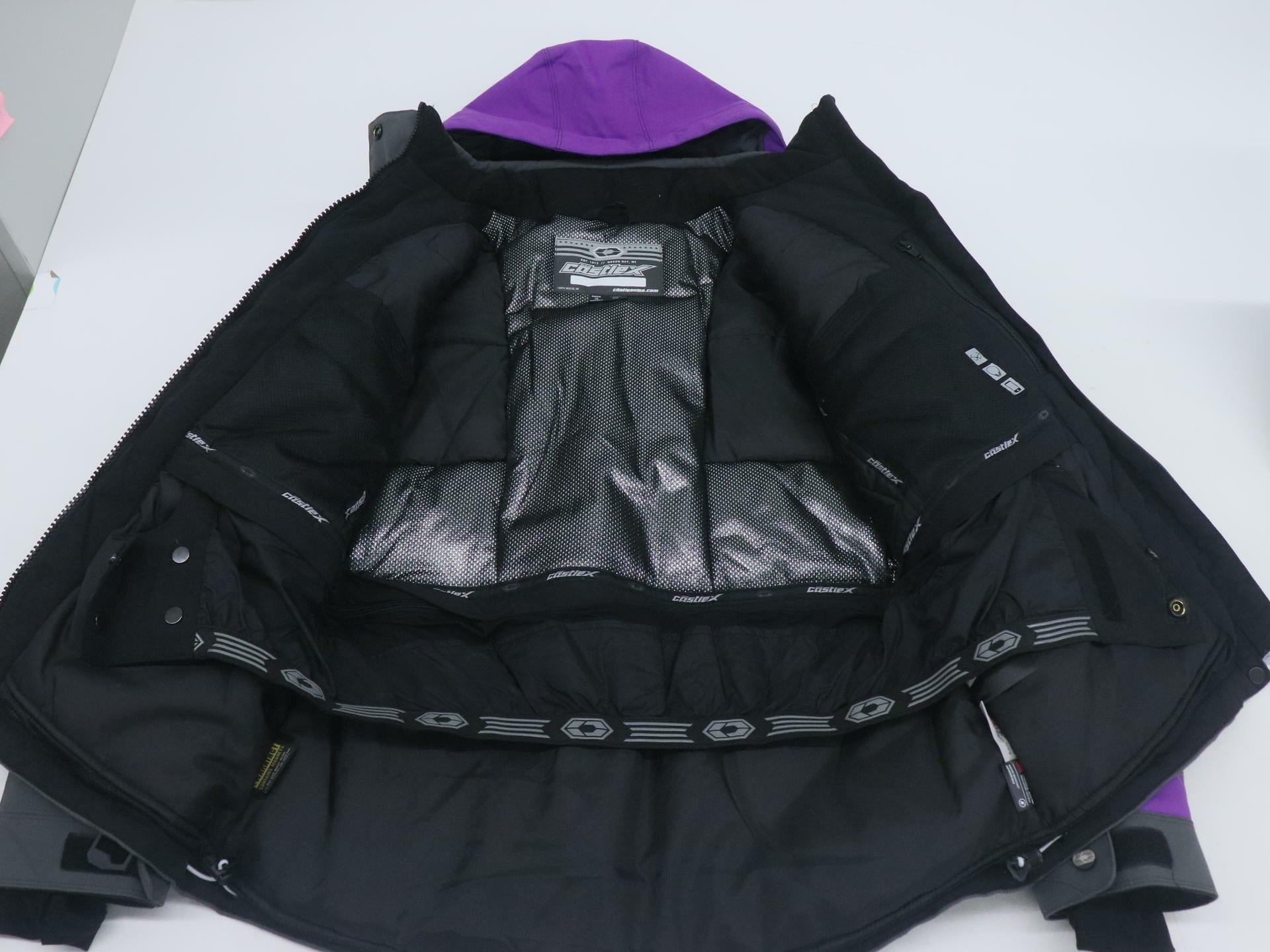 Castle X Womens Polar Winter Jacket Grape Charcoal Small 71-4392 - Open Box