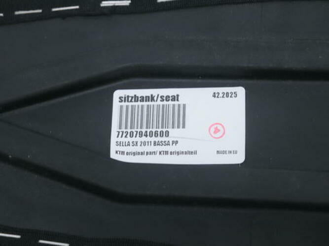 OEM KTM Low Seat -15mm 77207940600 - 200 250 300 350 450 500 SX XC - OPEN BOX